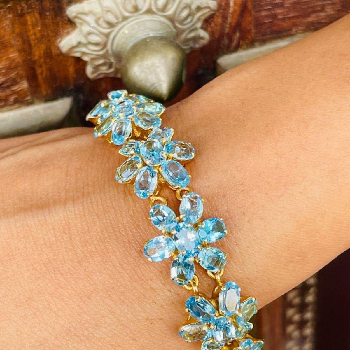 Art Nouveau Style 18k Solid Yellow Gold 38.1 CTW Blue Topaz Flower Bracelet For Sale 3