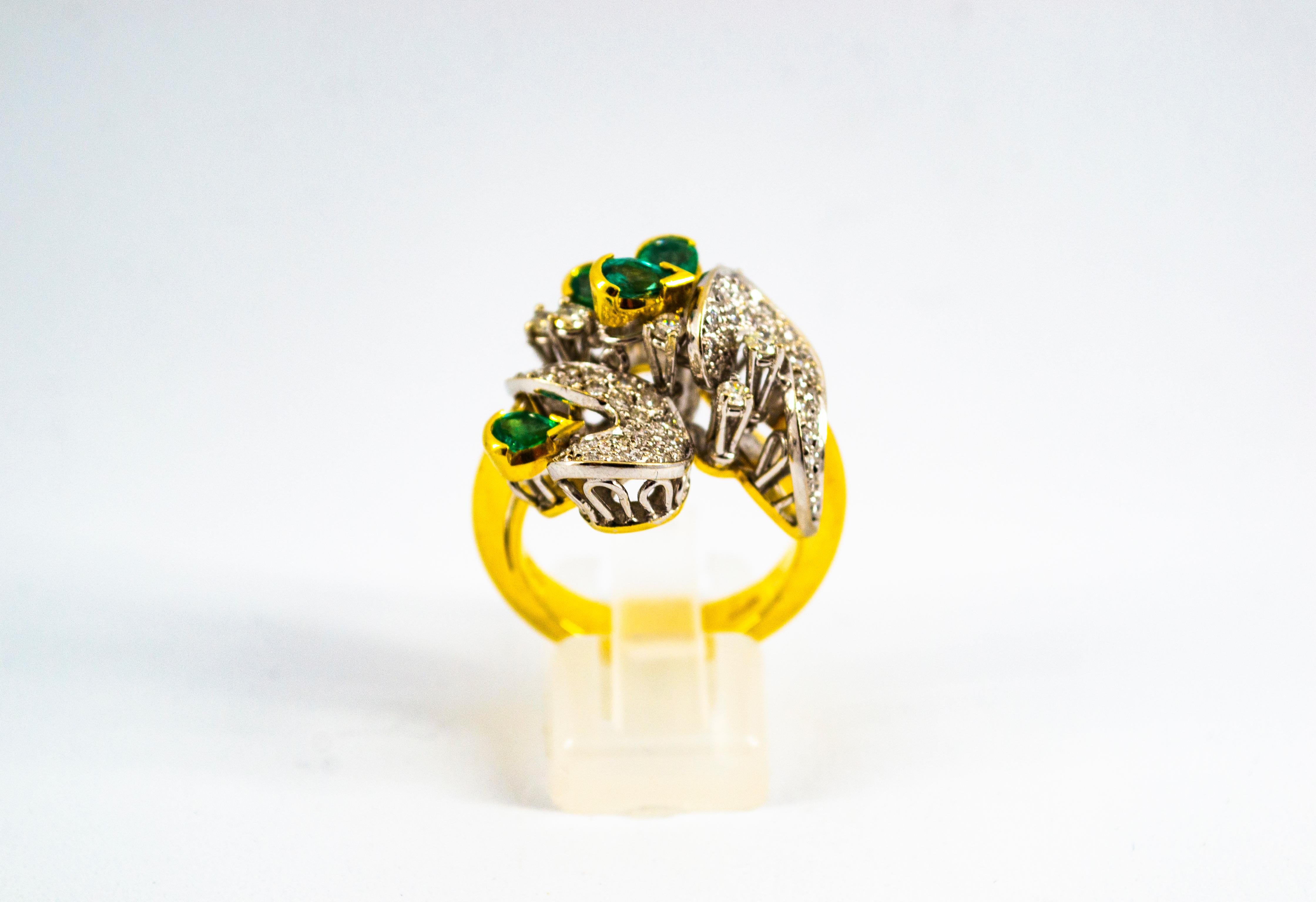 Taille brillant Bague cocktail de style Art nouveau en or jaune avec diamant blanc de 2,50 carats et émeraude