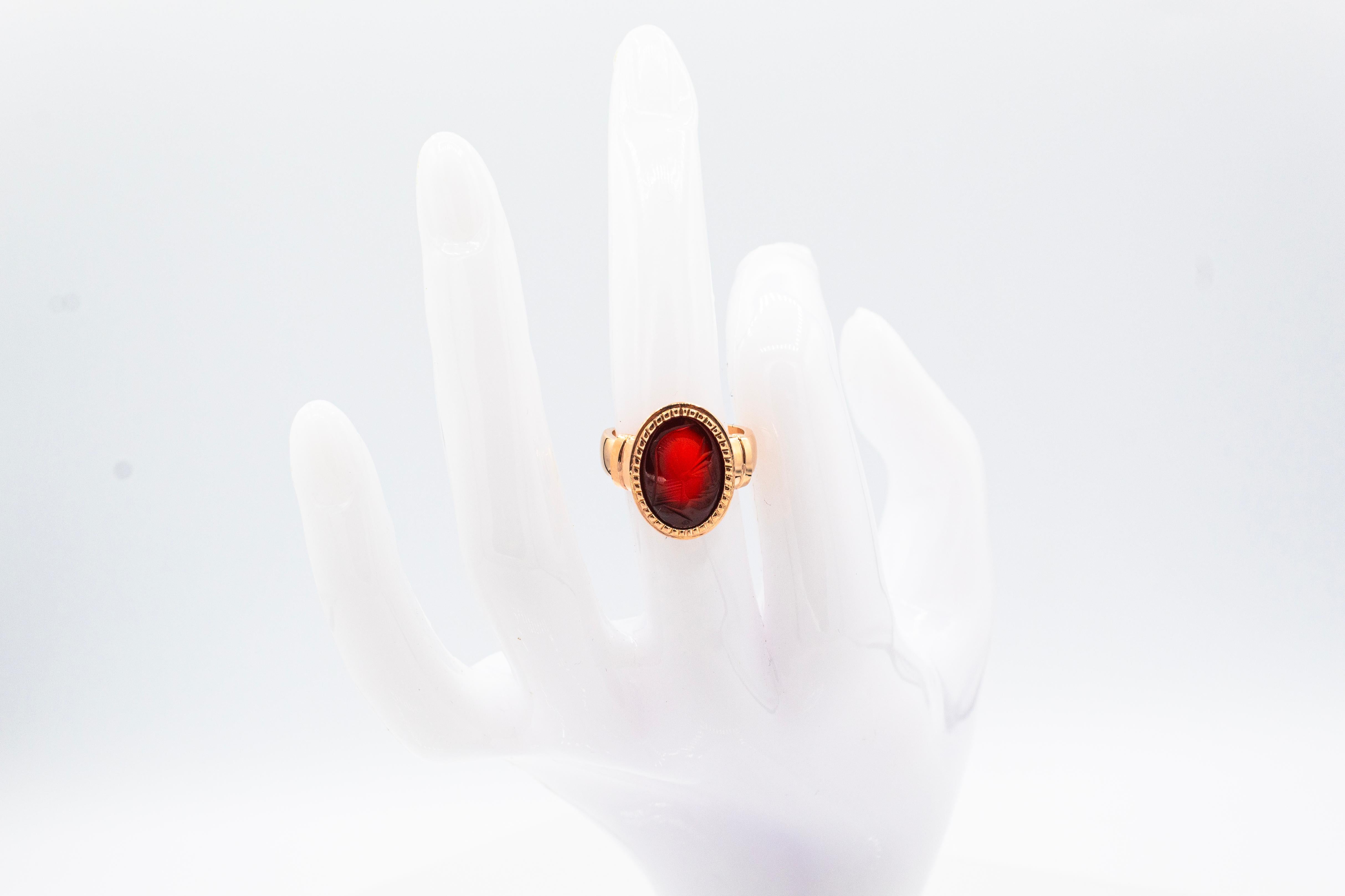 Art Nouveau Style 4.20 Carats Carved Red Carnelian Yellow Gold Cocktail Ring For Sale 5