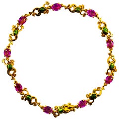 Bracciale "Rana" in stile Art Nouveau con zaffiro rosa e smalto in oro giallo da 4,50 carati