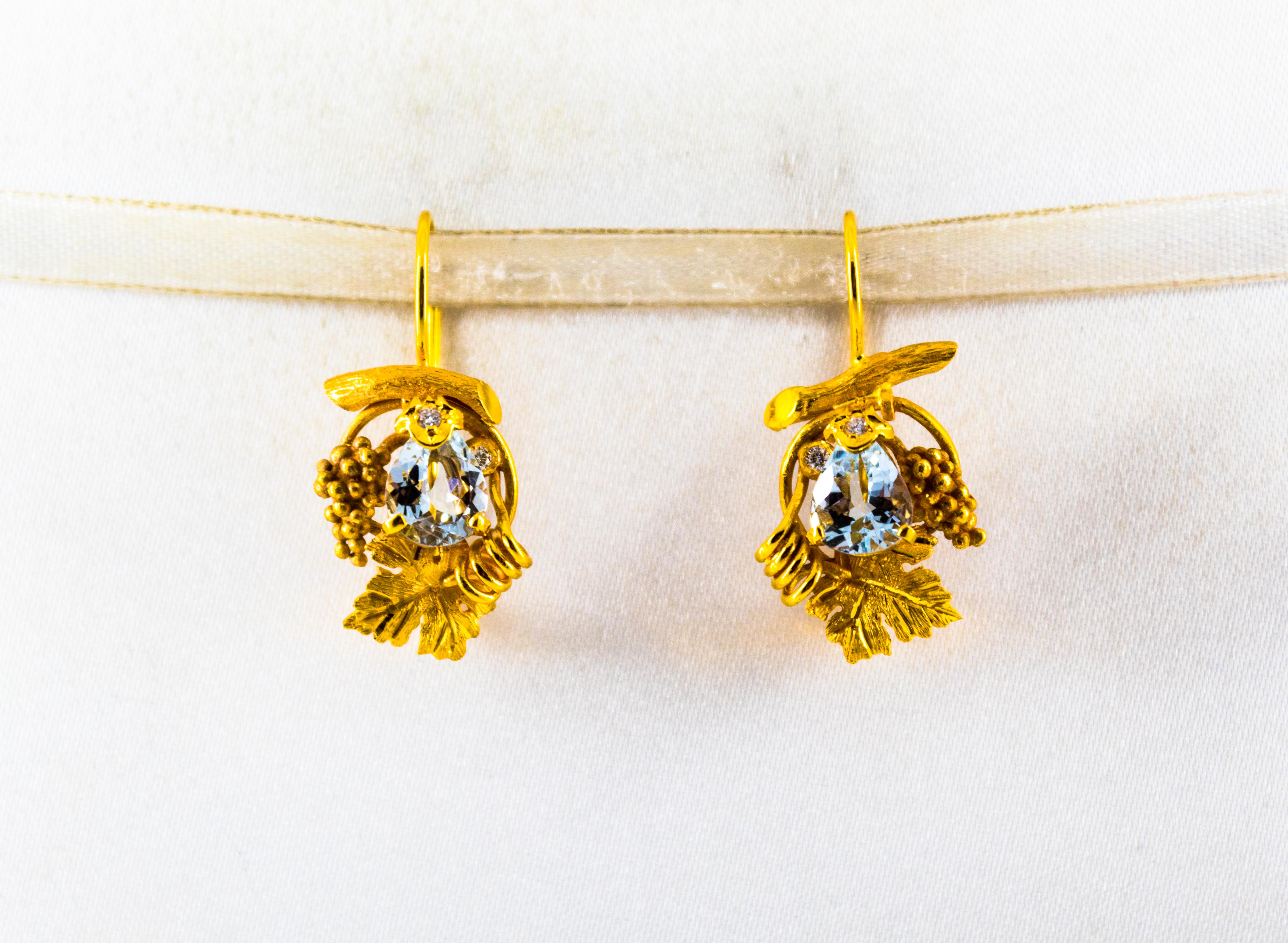 Klappbrisur-Ohrringe im Jugendstil mit Aquamarin und weißen Diamanten aus Gelbgold (Brillantschliff) im Angebot