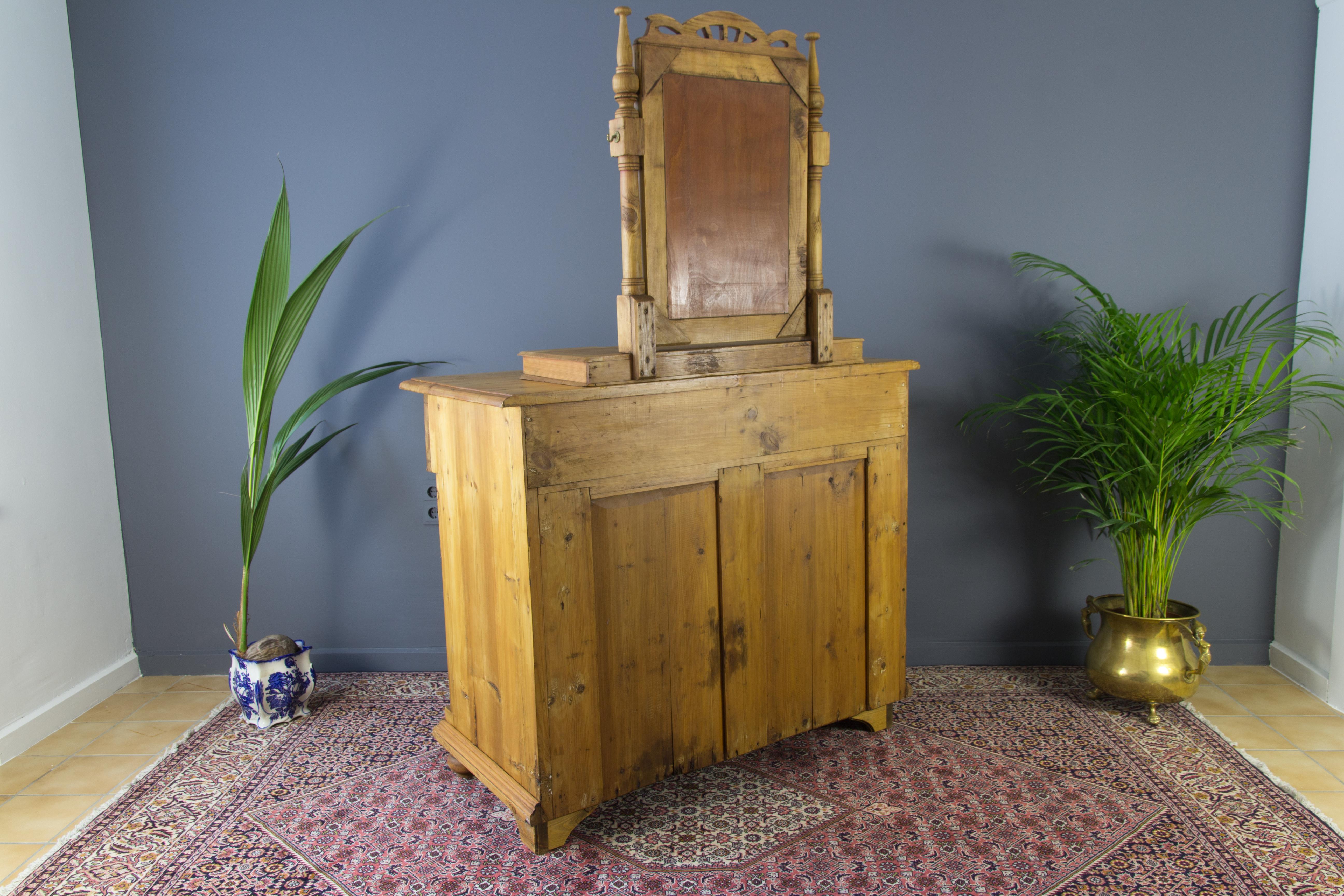 Commode Art Nouveau en bois de pin baltique Brown avec miroir, années 1920 en vente 8