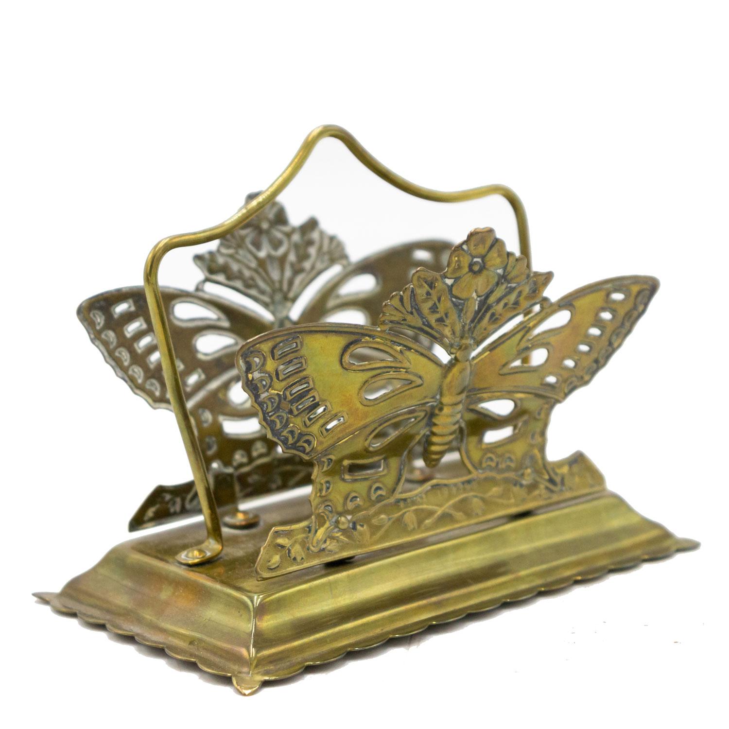 Jugendstil-Briefhalter aus Messing mit Schmetterlingen.