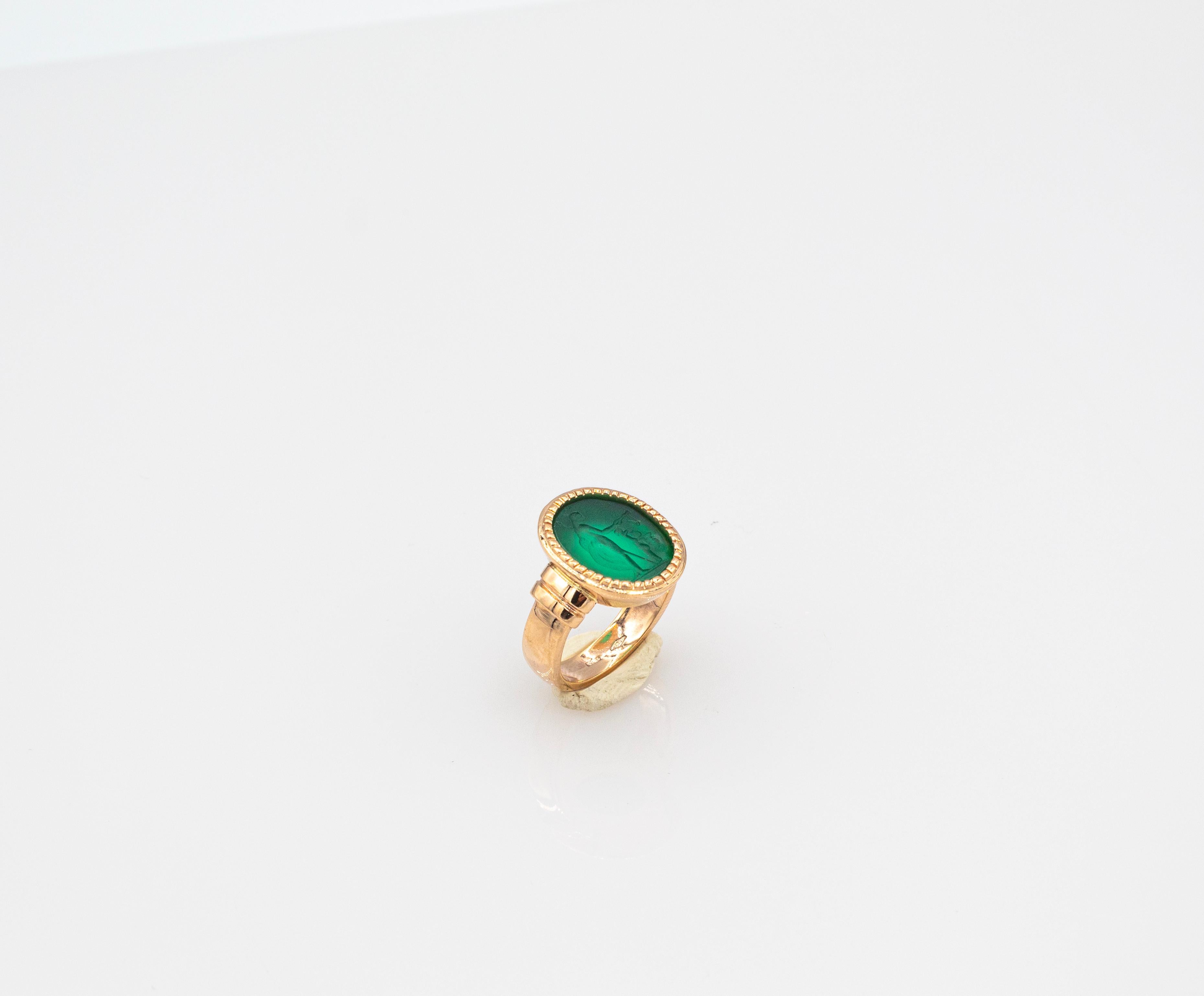 Women's or Men's Art Nouveau Style Carved Green Carnelian Yellow Gold Cocktail Ring