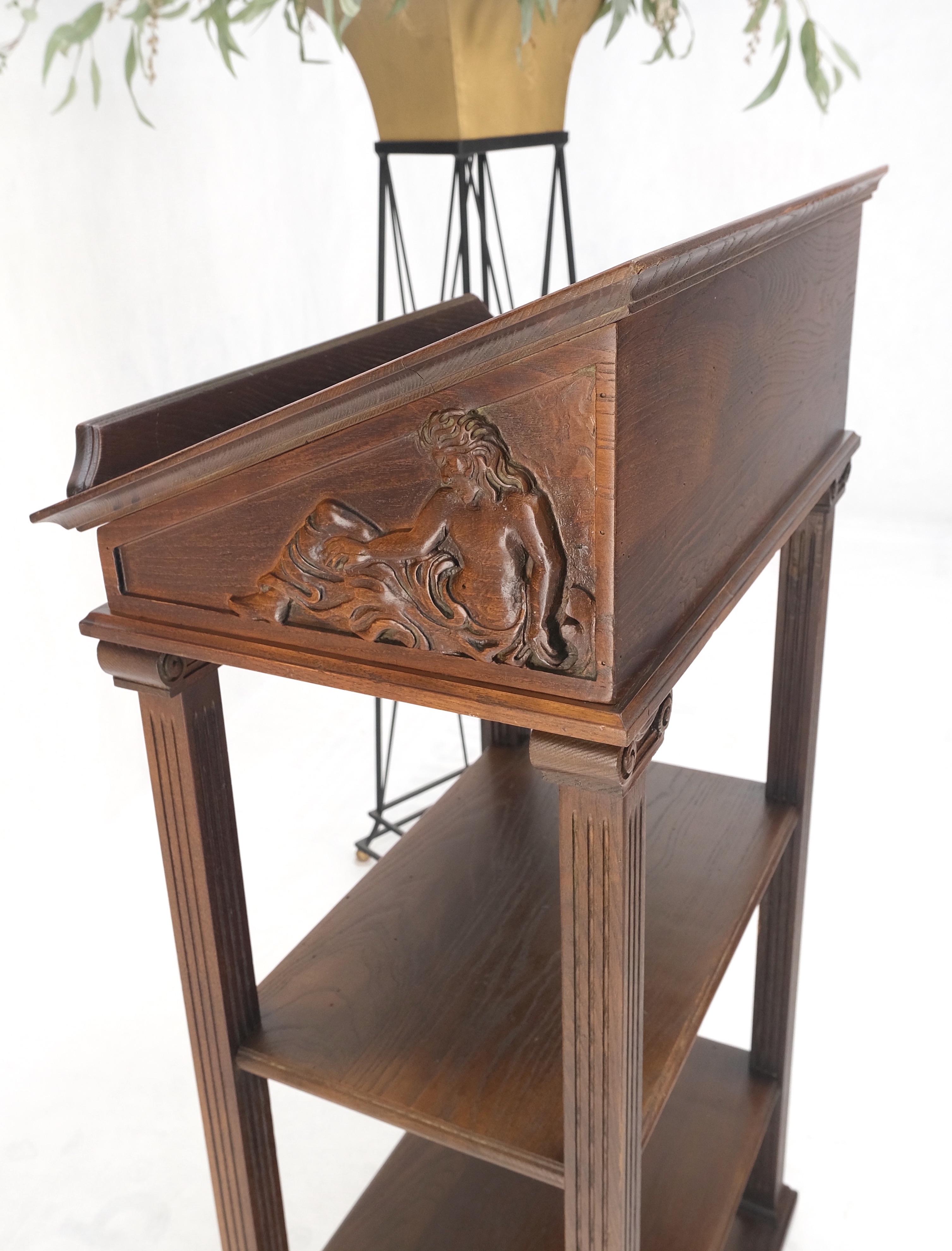 Art nouveau Style Art Nouveau sculpté  Podium en chêne Stand de musique MINT ! en vente