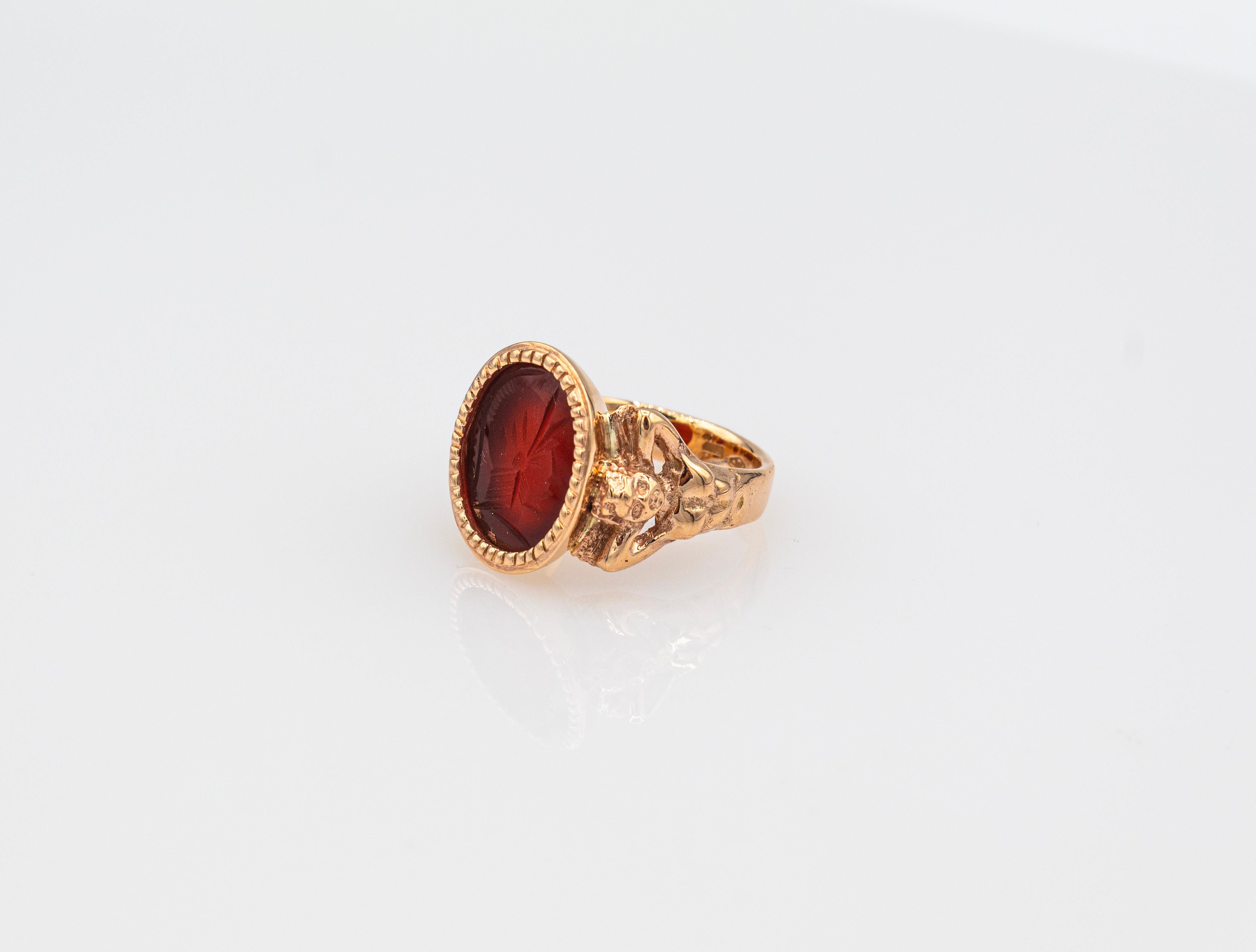 Anillo de Cóctel de Oro Amarillo con Cornalina Roja Tallada Estilo Art Nouveau en venta 4