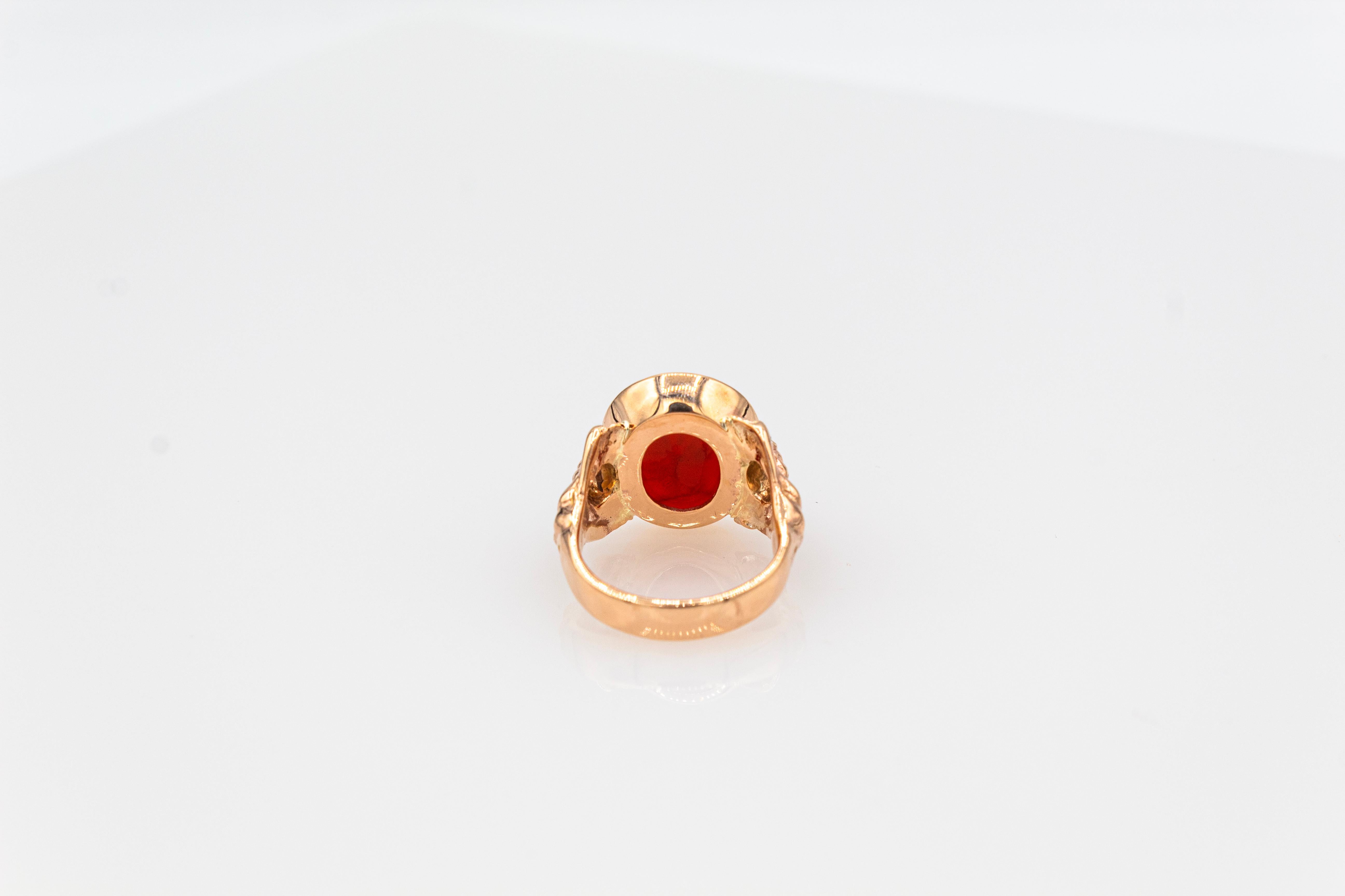 Anillo de Cóctel de Oro Amarillo con Cornalina Roja Tallada Estilo Art Nouveau en venta 3