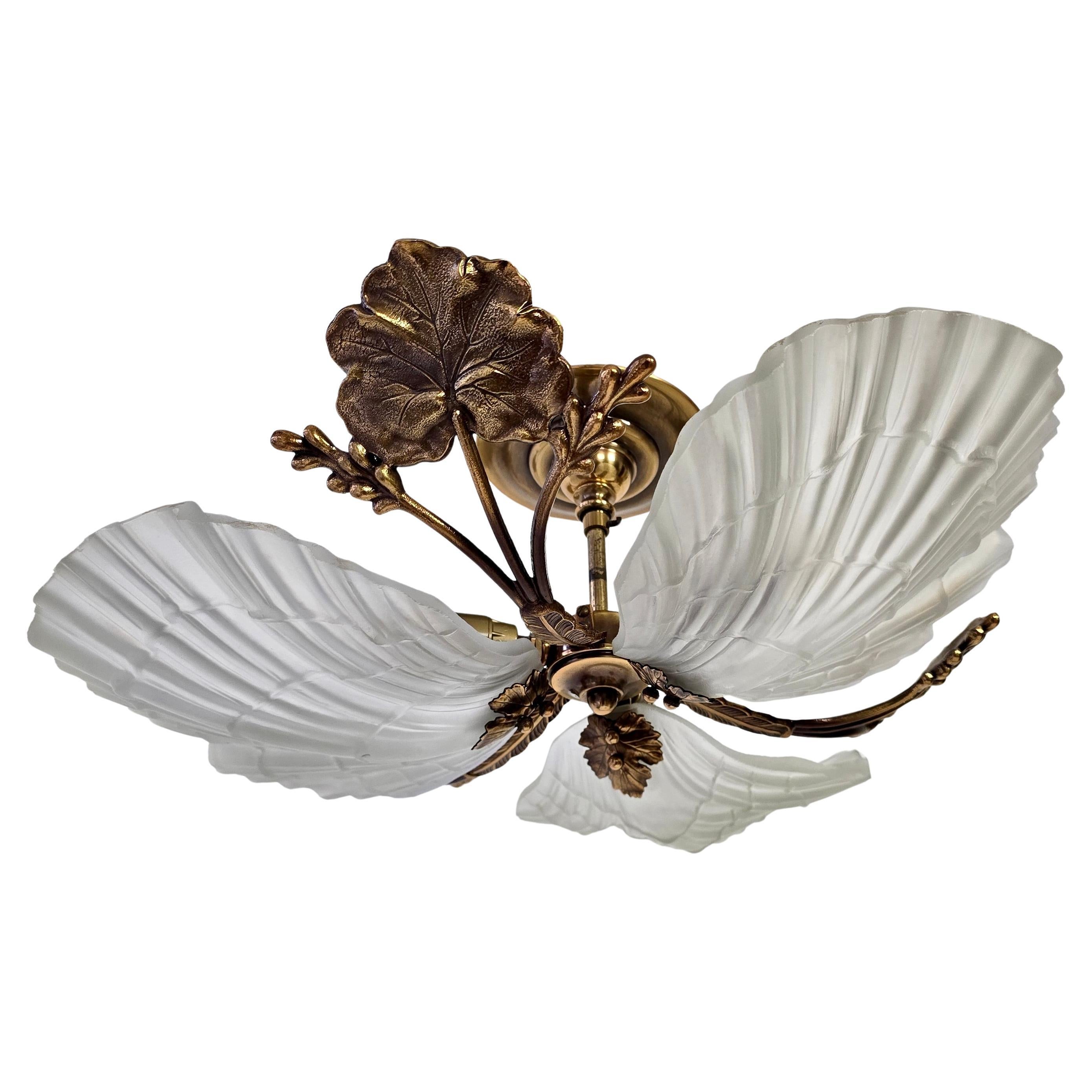 Exquisite Art Nouveau Ceiling Light with Bronze and Etched Glass Shades

Bring timeless elegance to your interior with this beautiful Art Nouveau ceiling light, a masterpiece of refined craftsmanship and high-quality materials. The bronze frame is
