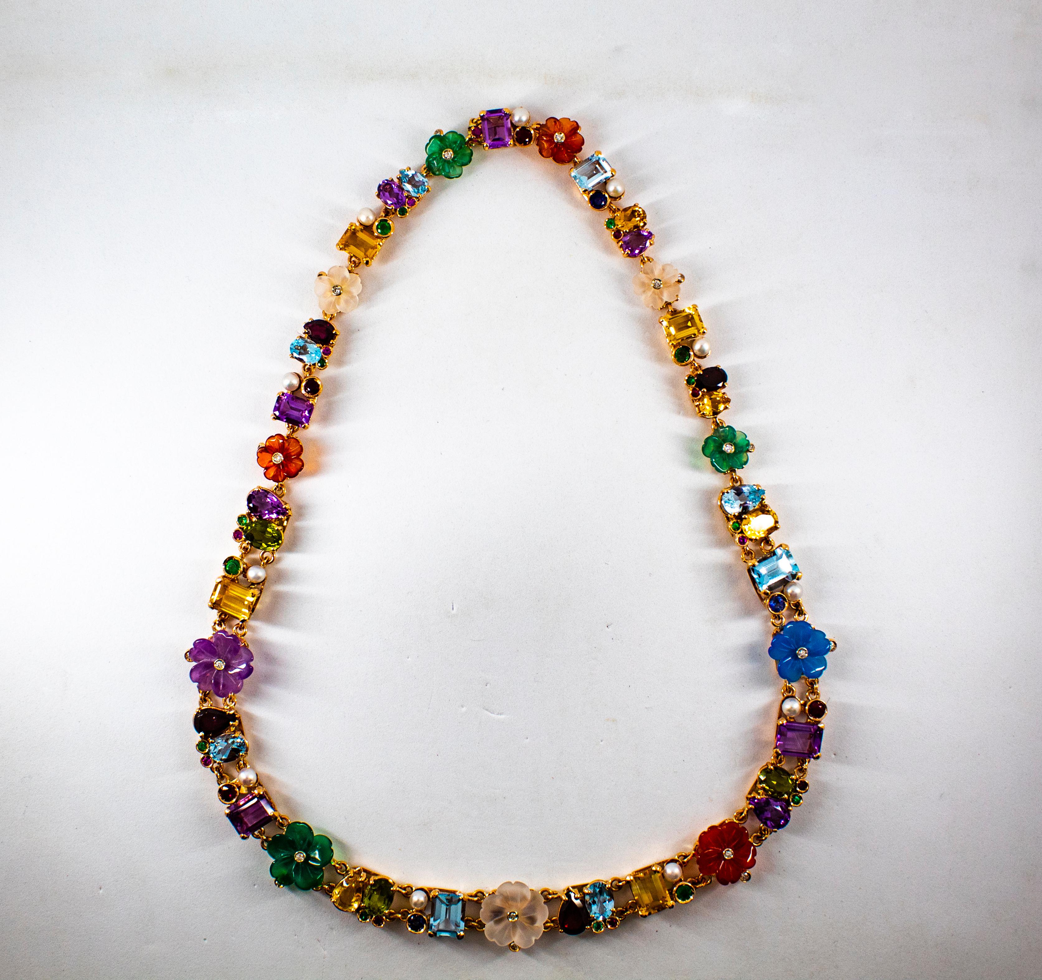 Collier fleurs de style Art nouveau en or jaune avec diamants, rubis, émeraudes et saphirs en vente 6