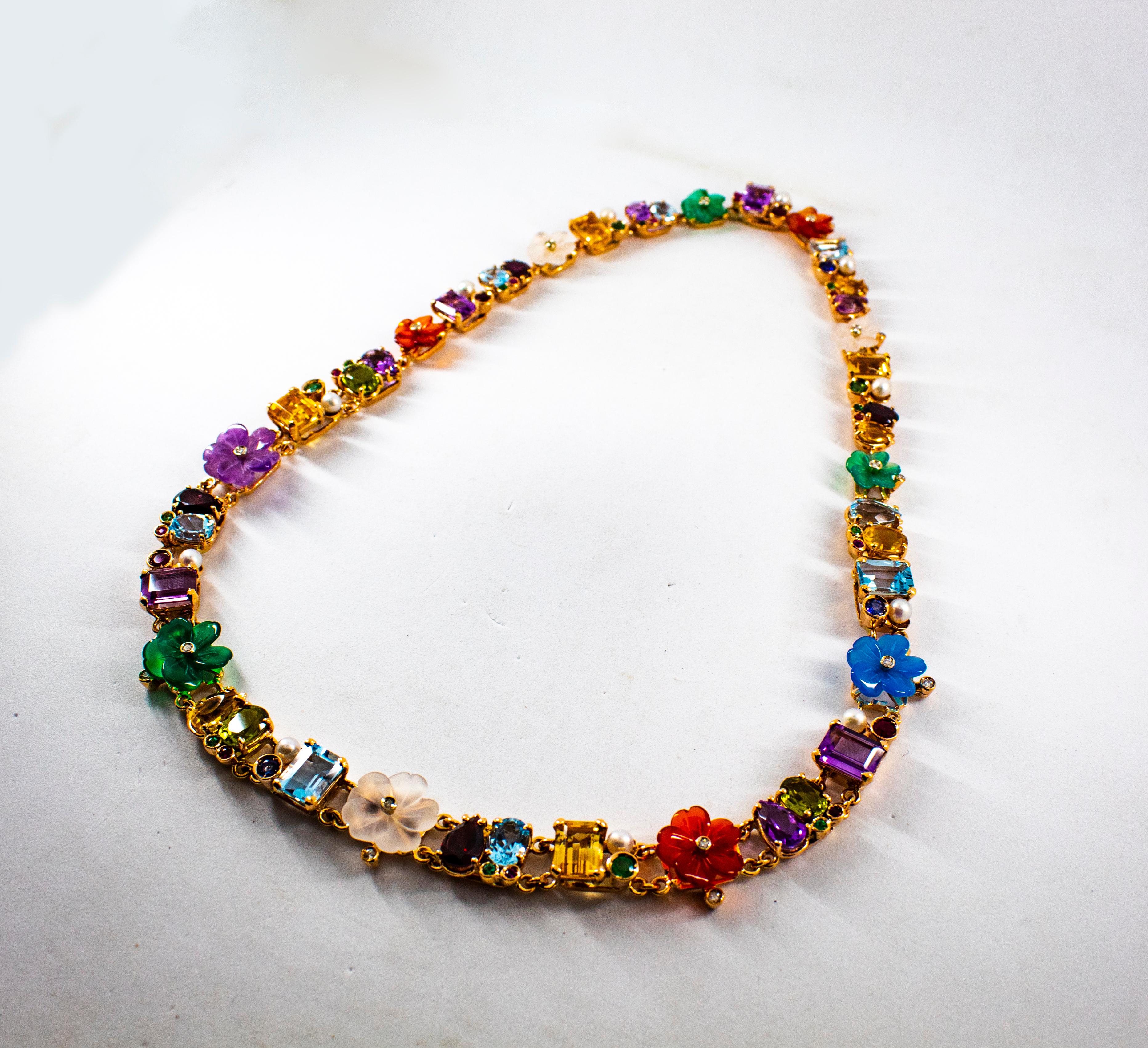 Collier fleurs de style Art nouveau en or jaune avec diamants, rubis, émeraudes et saphirs en vente 2