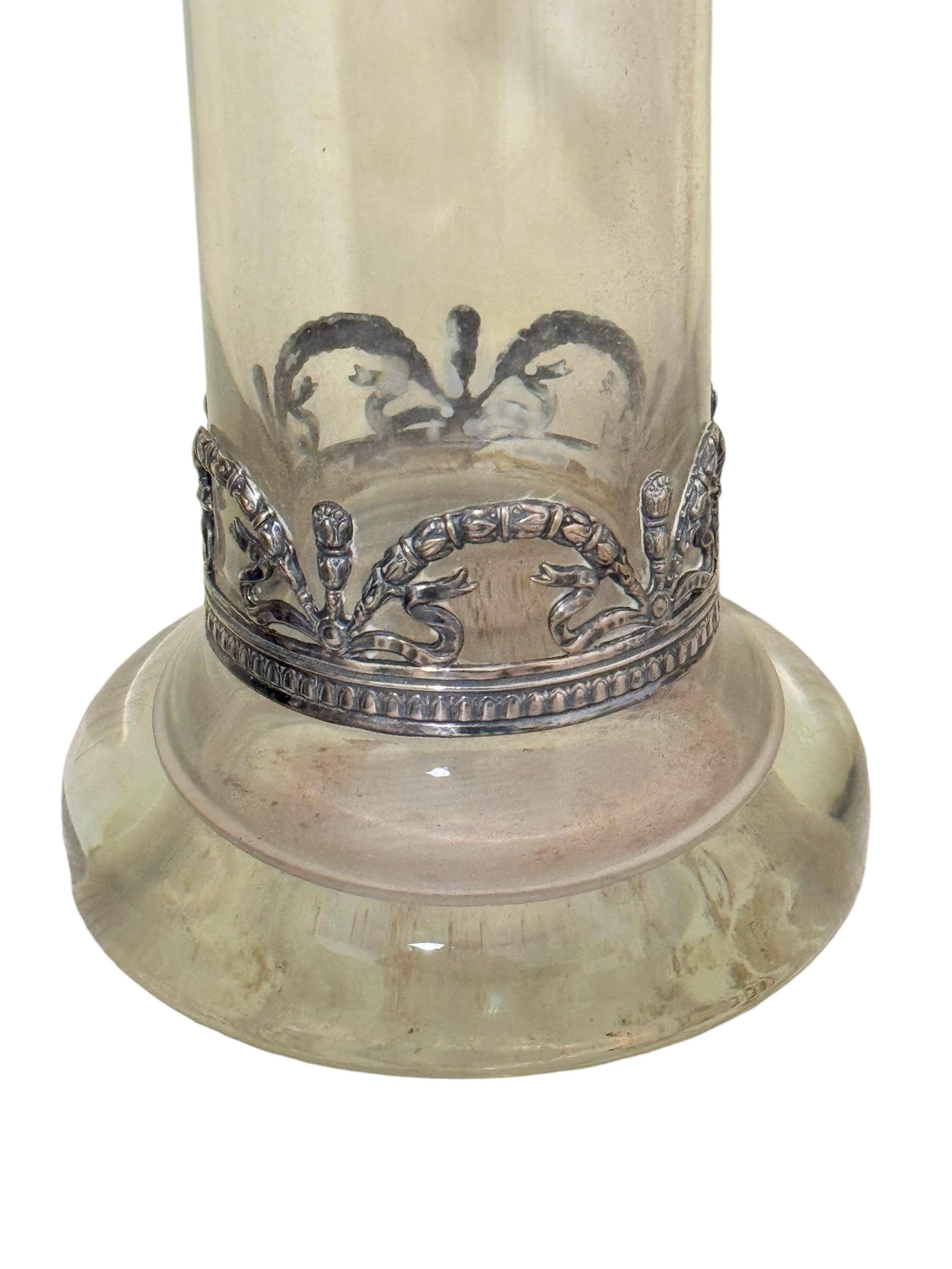 Vaso di vetro in stile Art Nouveau con montature in argento, Portogallo Antico in vendita 7