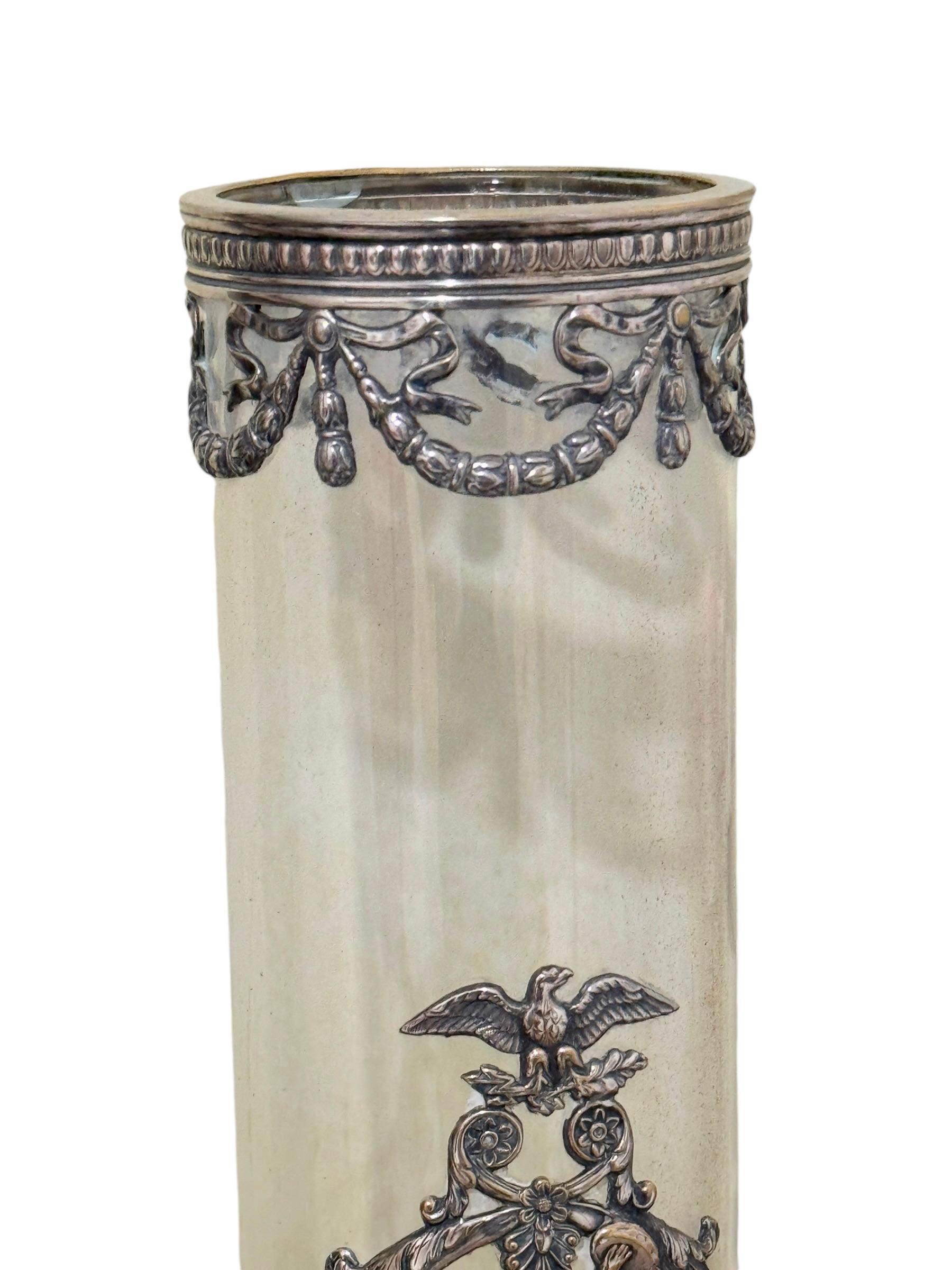Vaso di vetro in stile Art Nouveau con montature in argento, Portogallo Antico in vendita 10