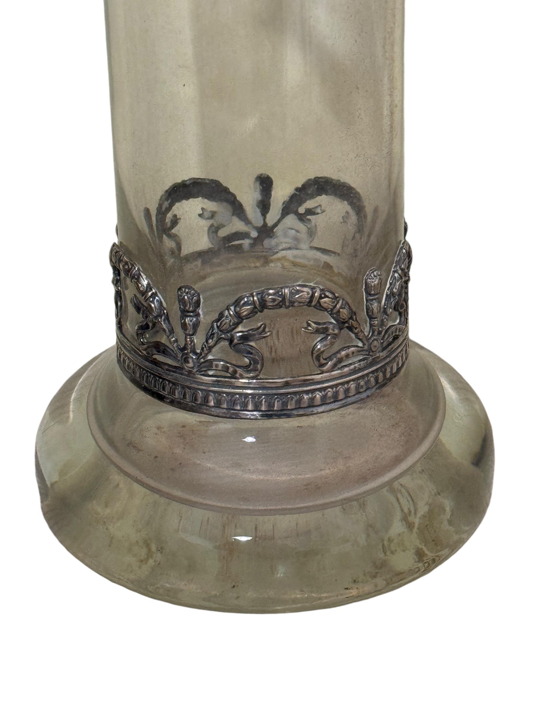 Mid-Century moderno Vaso di vetro in stile Art Nouveau con montature in argento, Portogallo Antico in vendita