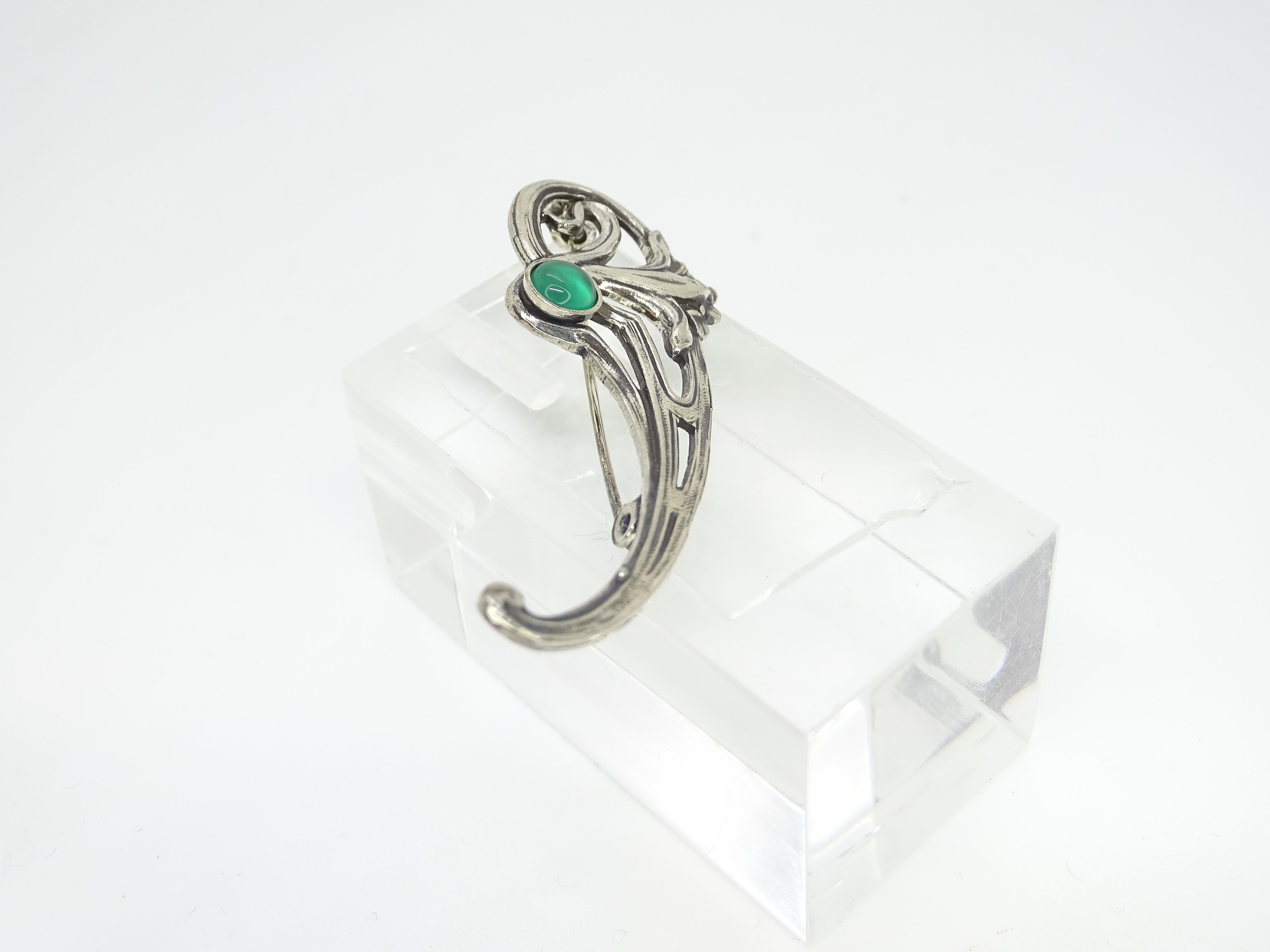 Art Nouveau style Green Agate   brooch / pin “De´Medici Bijoux” For Sale 5