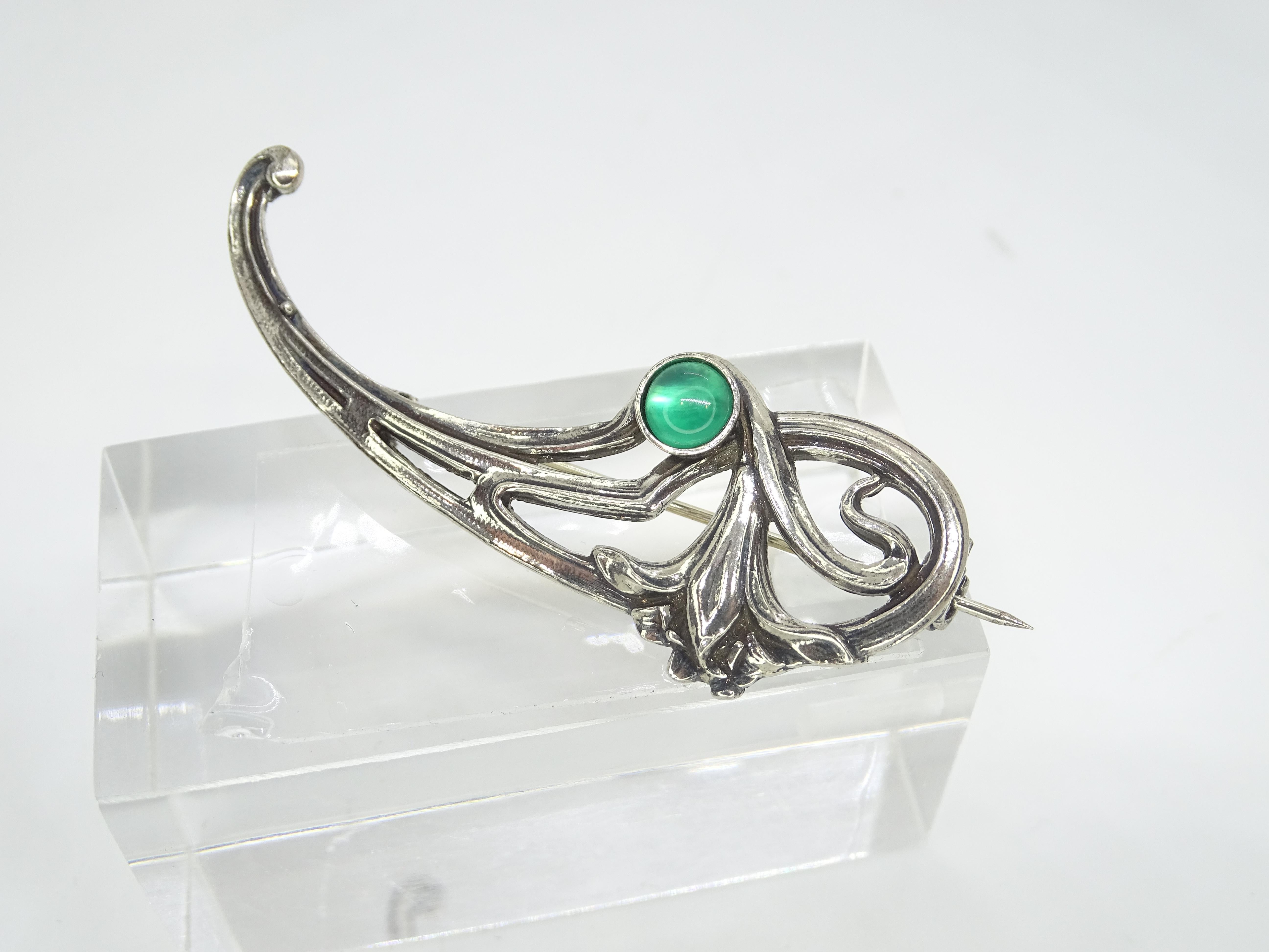 Art Nouveau style Green Agate   brooch / pin “De´Medici Bijoux” For Sale 12