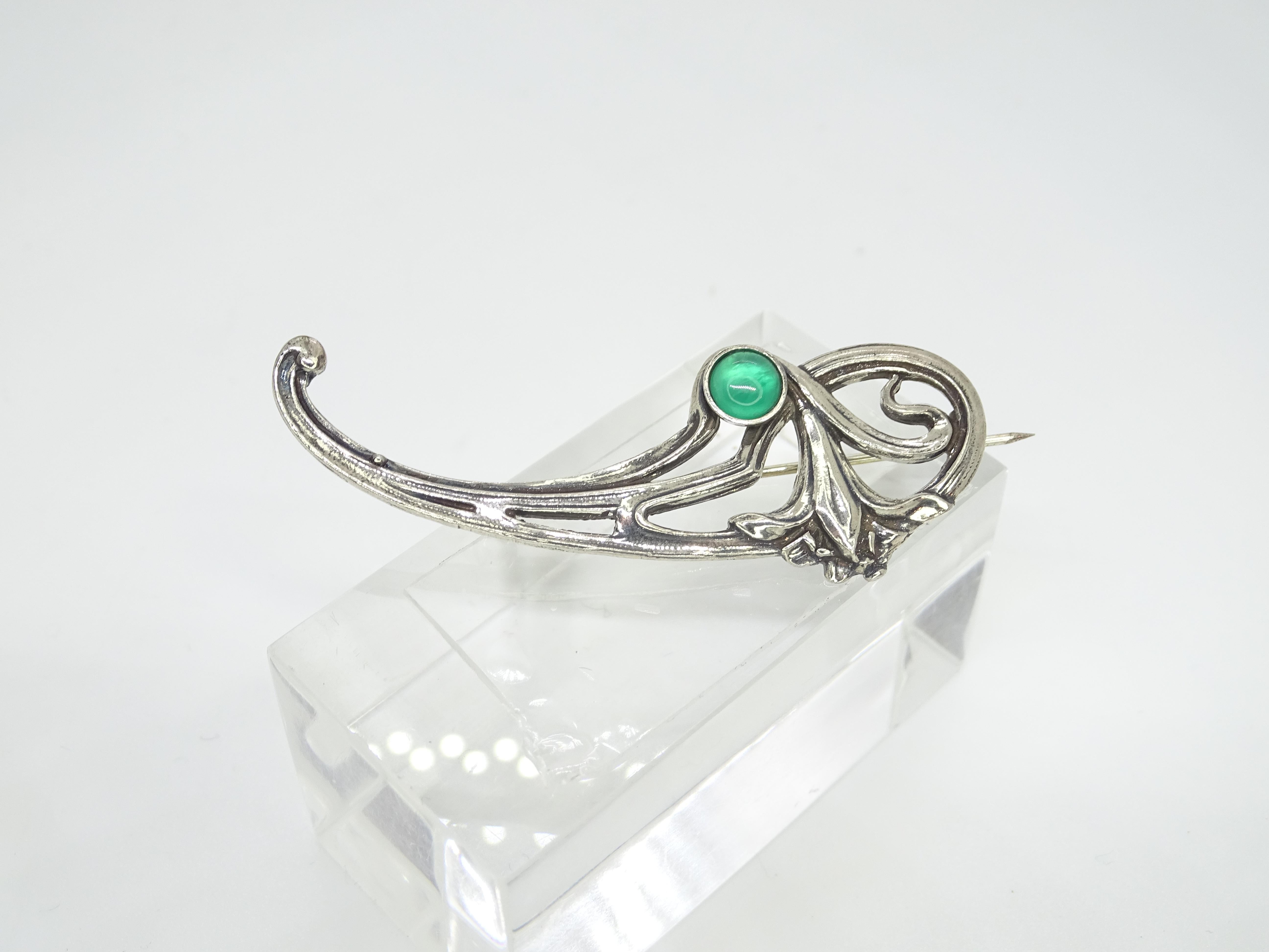 Art Nouveau style Green Agate   brooch / pin “De´Medici Bijoux” For Sale 3