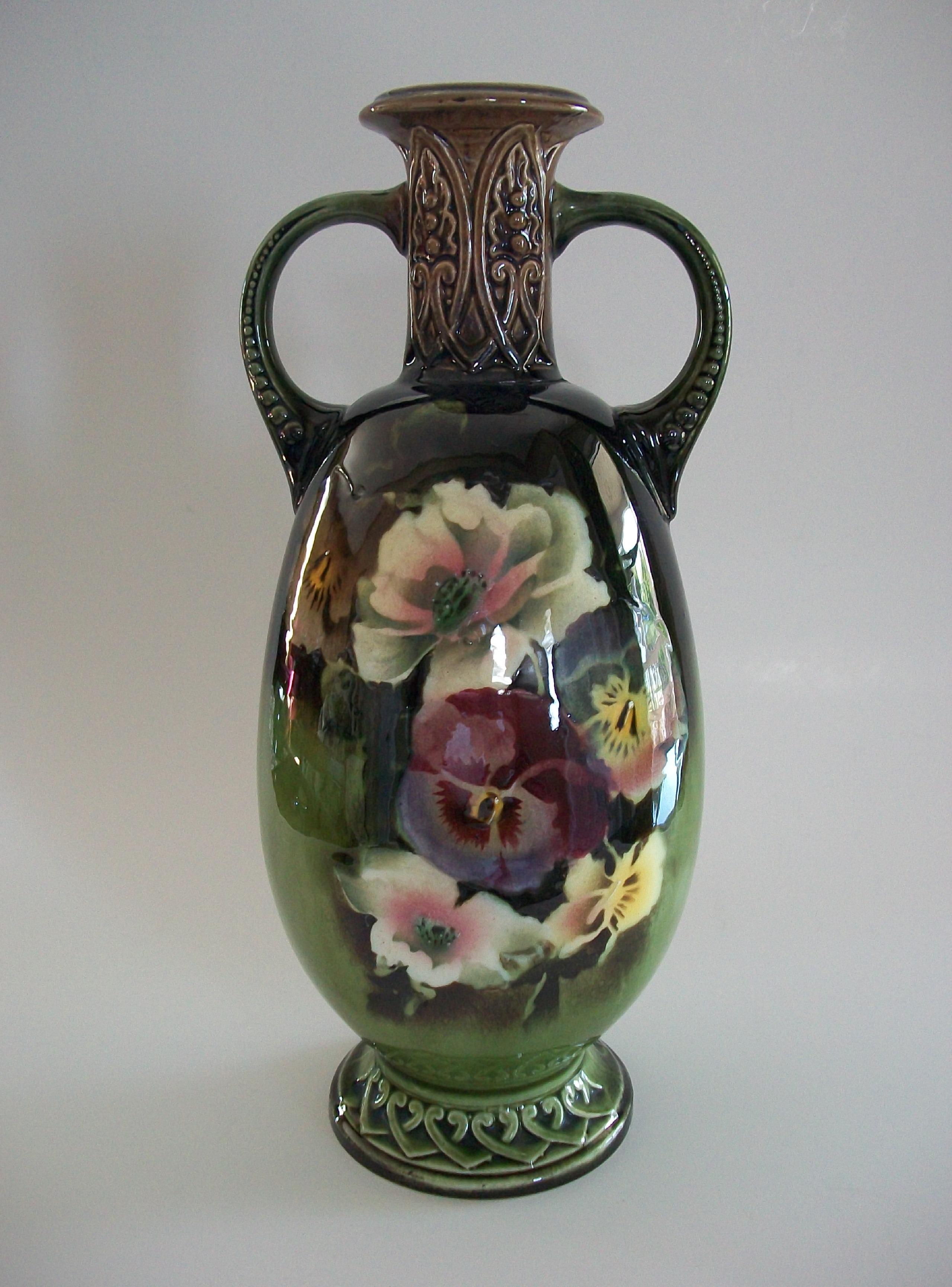 Art Nouveau Style Hand Painted Ceramic Vase - Czechia - Circa 1950's For Sale 3