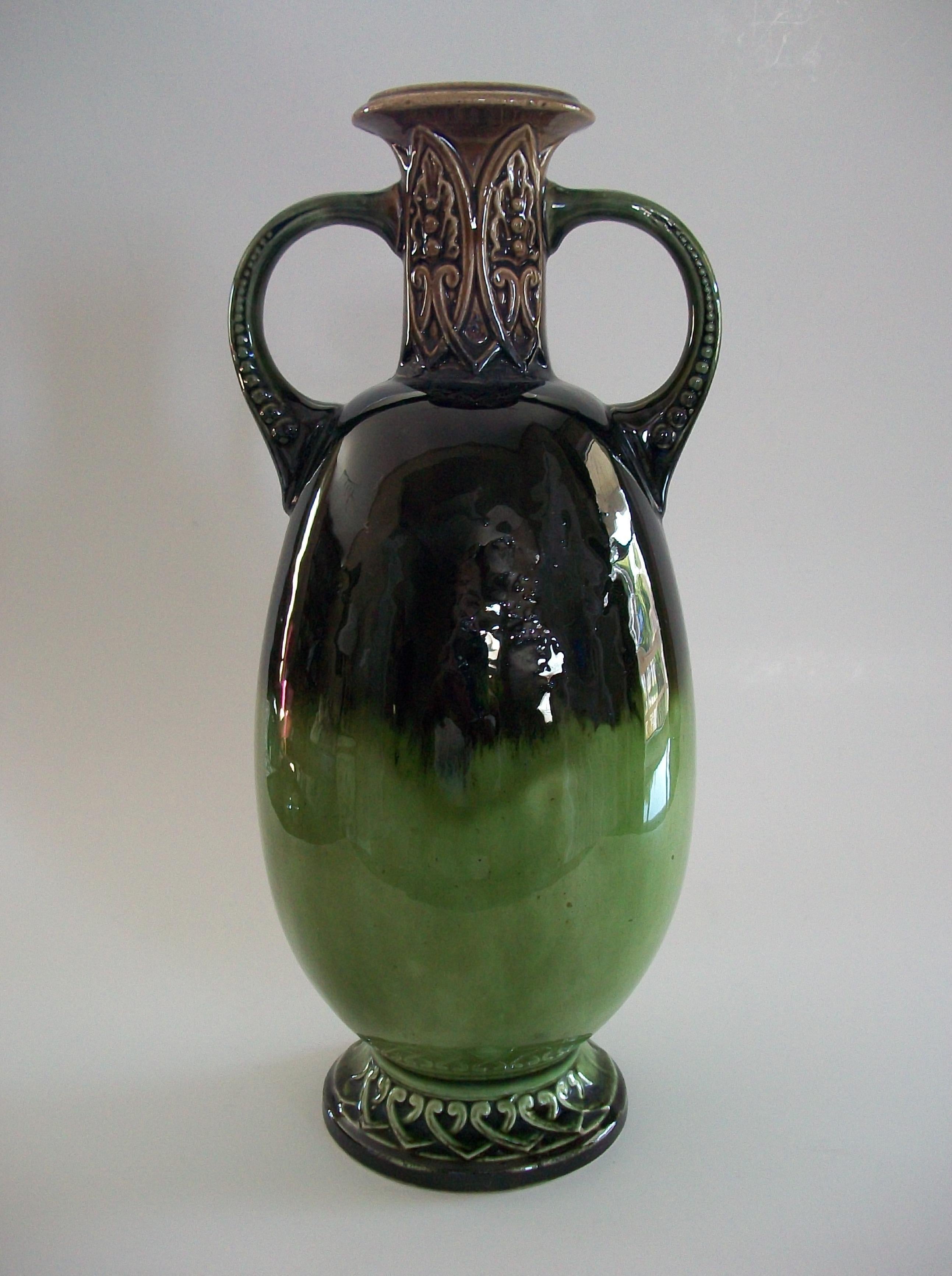 Art Nouveau Style Hand Painted Ceramic Vase - Czechia - Circa 1950's For Sale 4