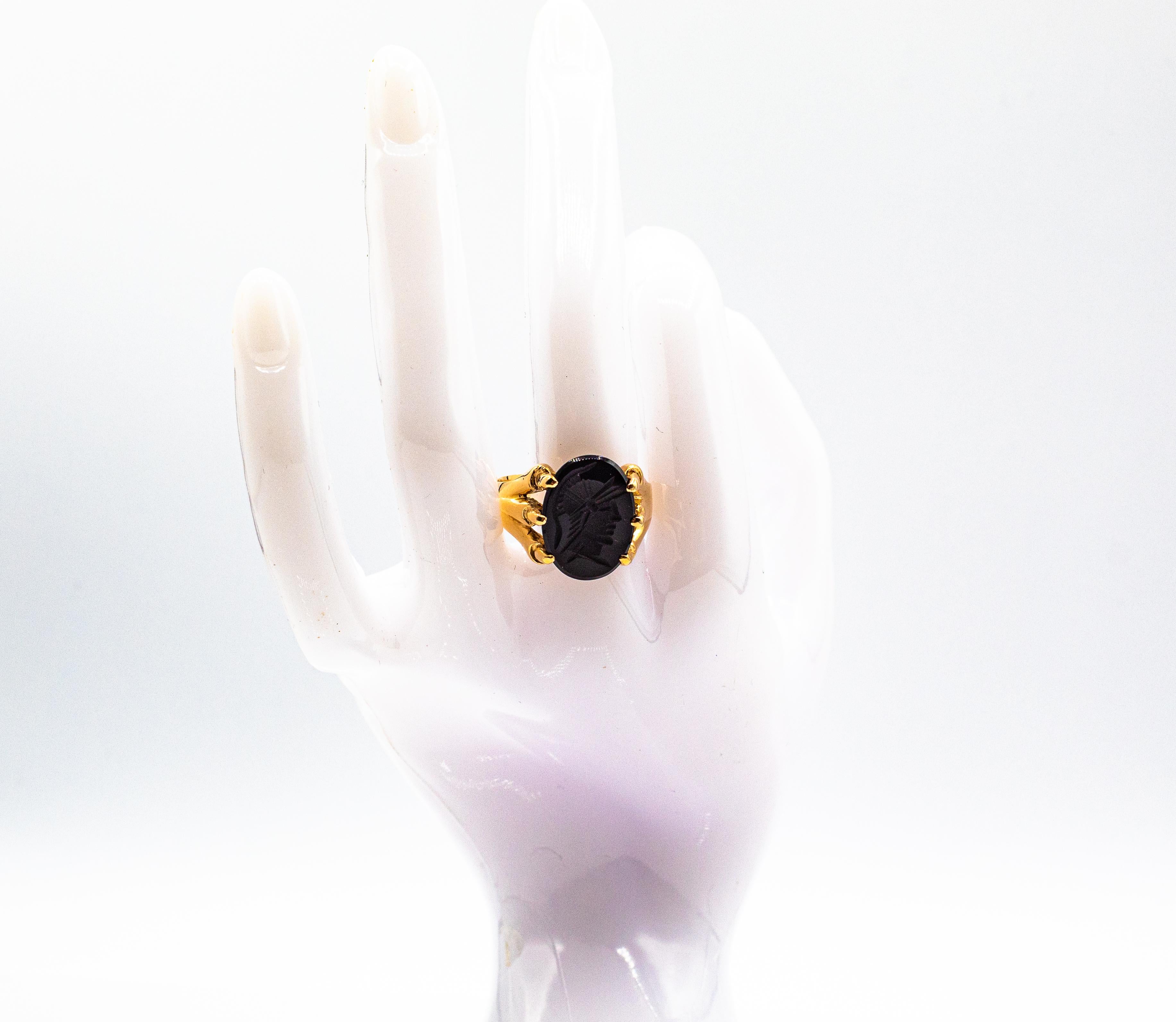 Art Nouveau Style Handcrafted Carved Onyx Yellow Gold Cocktail Ring 11