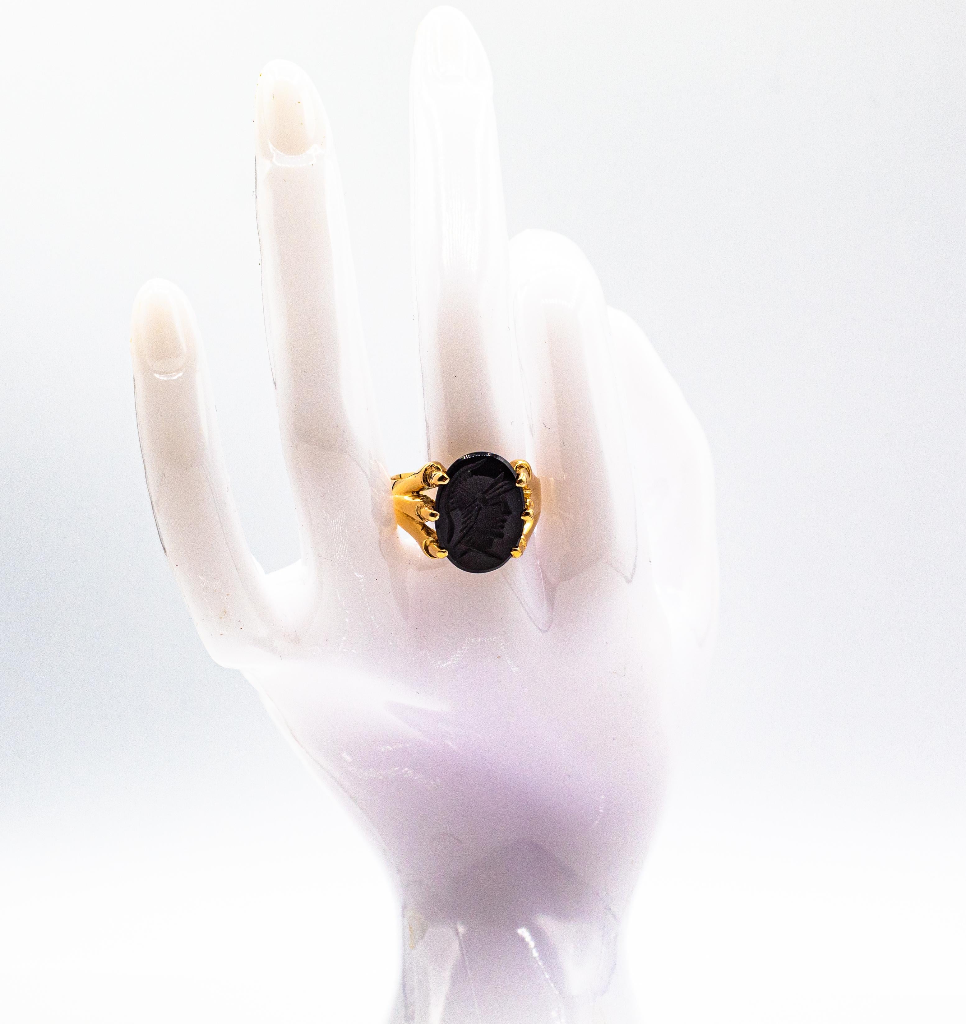 Art Nouveau Style Handcrafted Carved Onyx Yellow Gold Cocktail Ring 12