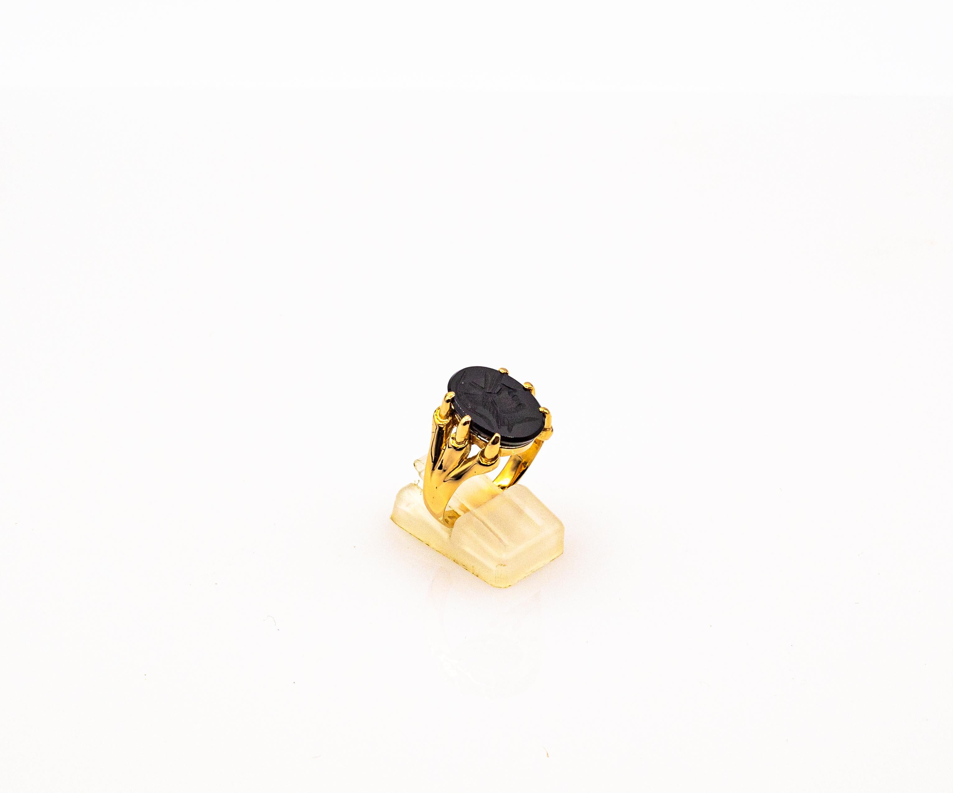 Art Nouveau Style Handcrafted Carved Onyx Yellow Gold Cocktail Ring 2
