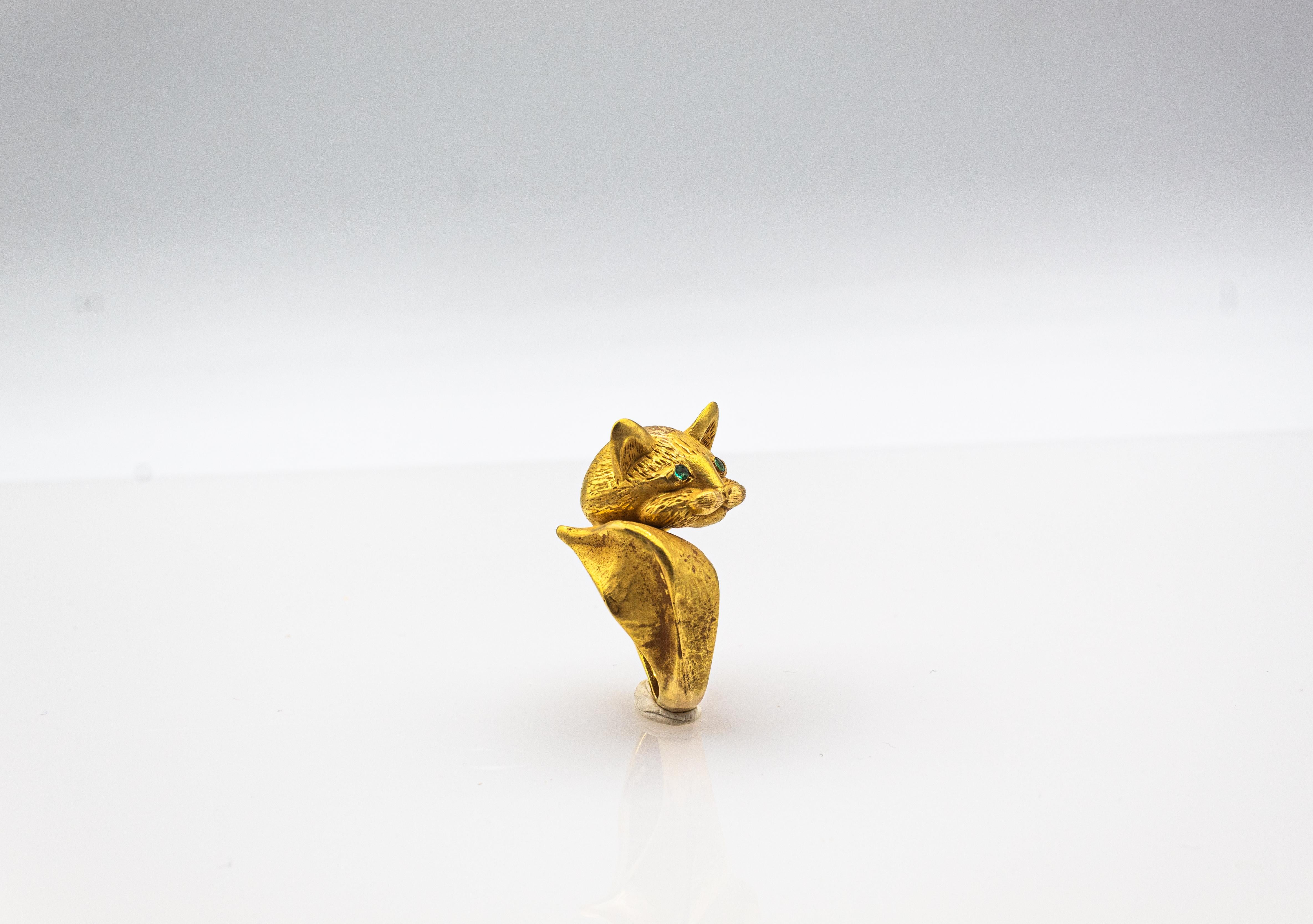 Women's or Men's Art Nouveau Style Handcrafted Emerald Yellow Gold 