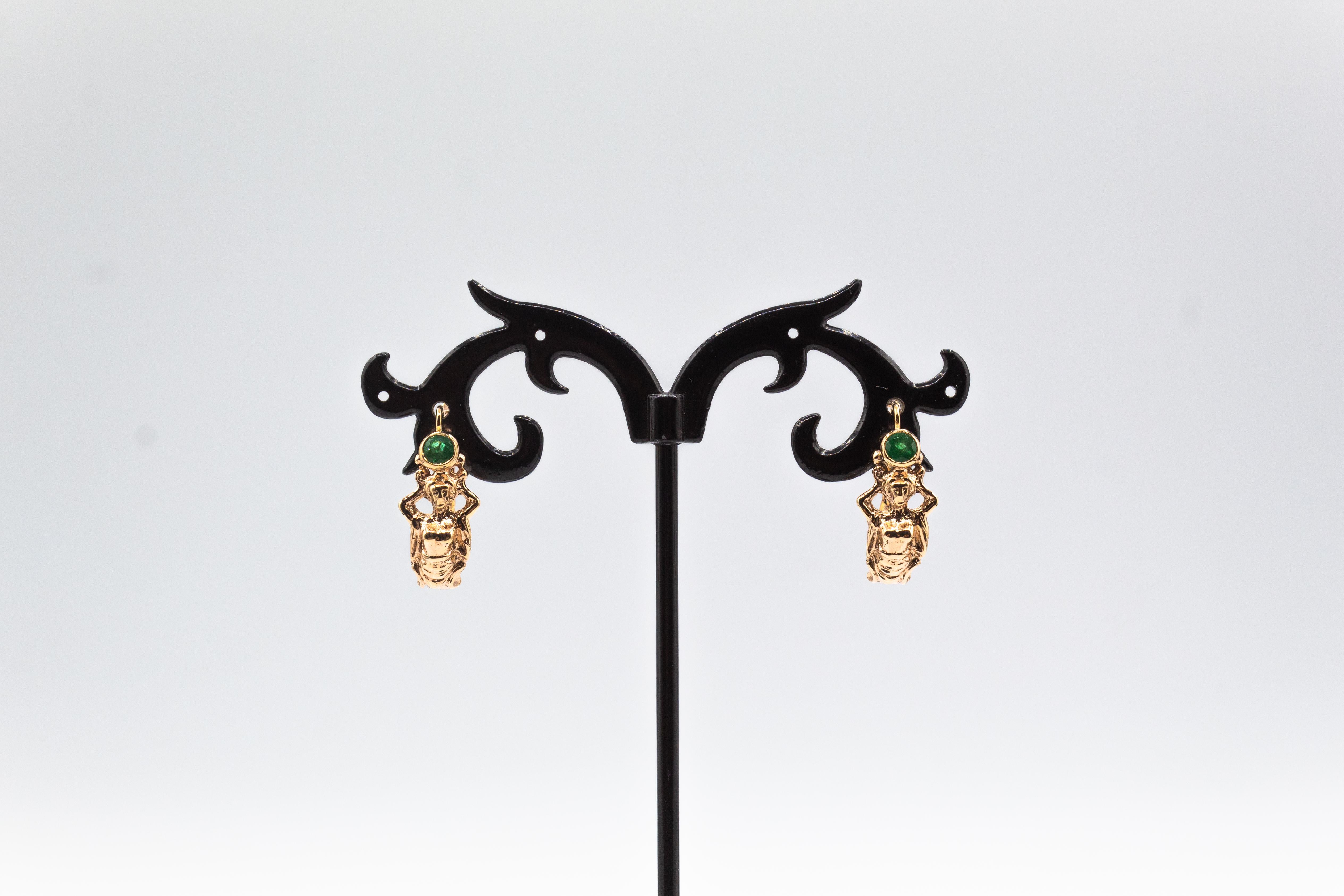 Art Nouveau Style Handcrafted Emerald Yellow Gold Lever-Back Dangle Earrings For Sale 3