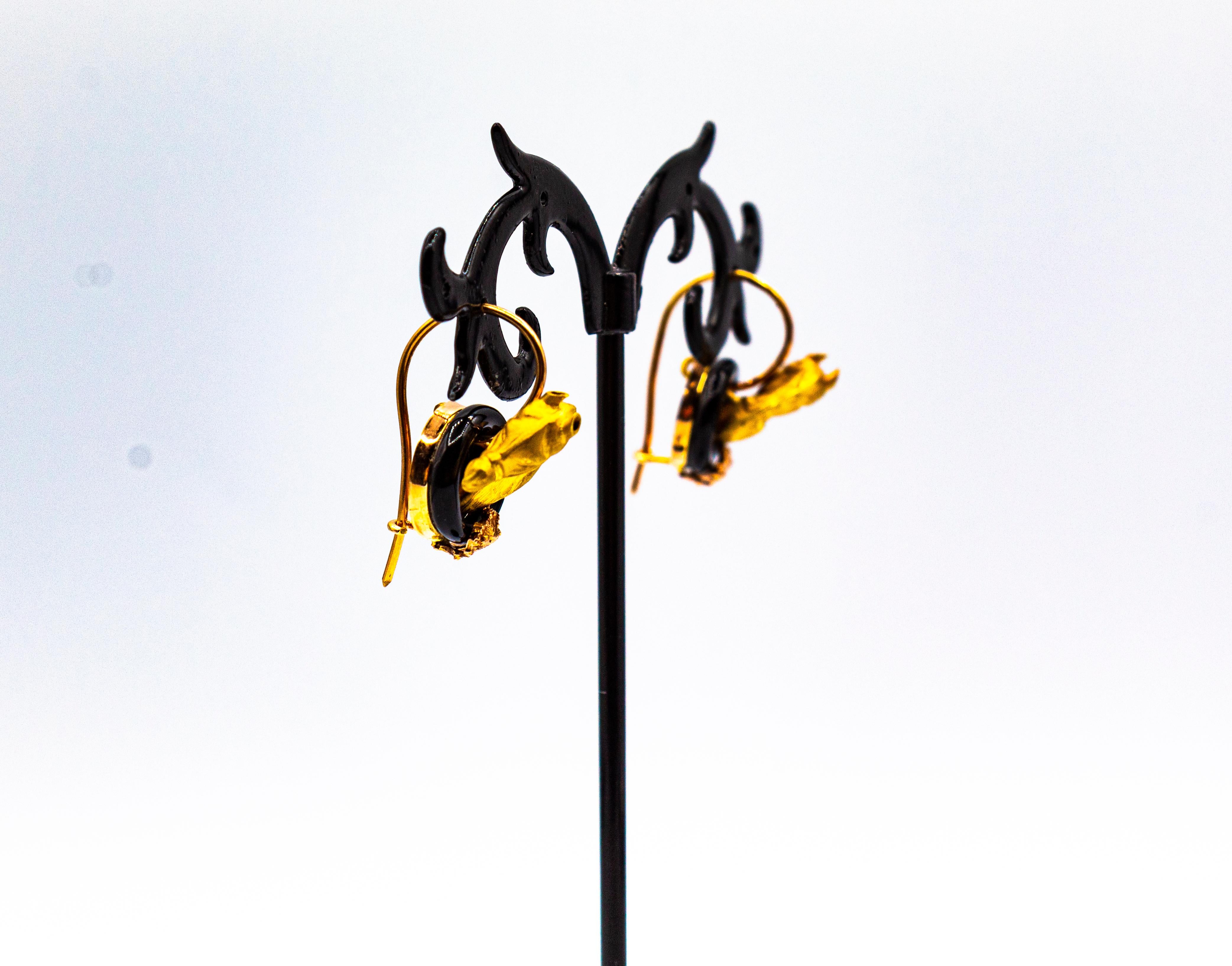 Boucles d'oreilles pendantes « Horses » en or jaune et onyx de style Art nouveau, fabriquées à la main en vente 2