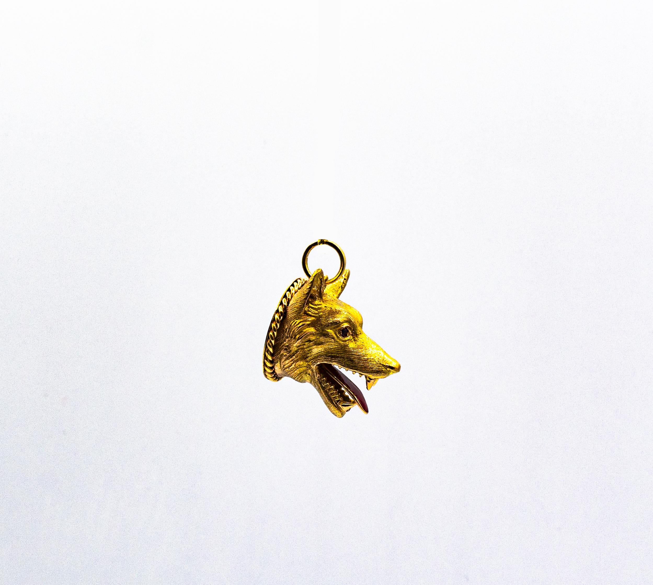 Handgefertigter Jugendstil-Anhänger „Capitoline Wolf“ aus Gelbgold mit Rubin-Emaille und Gelbgold im Jugendstil für Damen oder Herren im Angebot