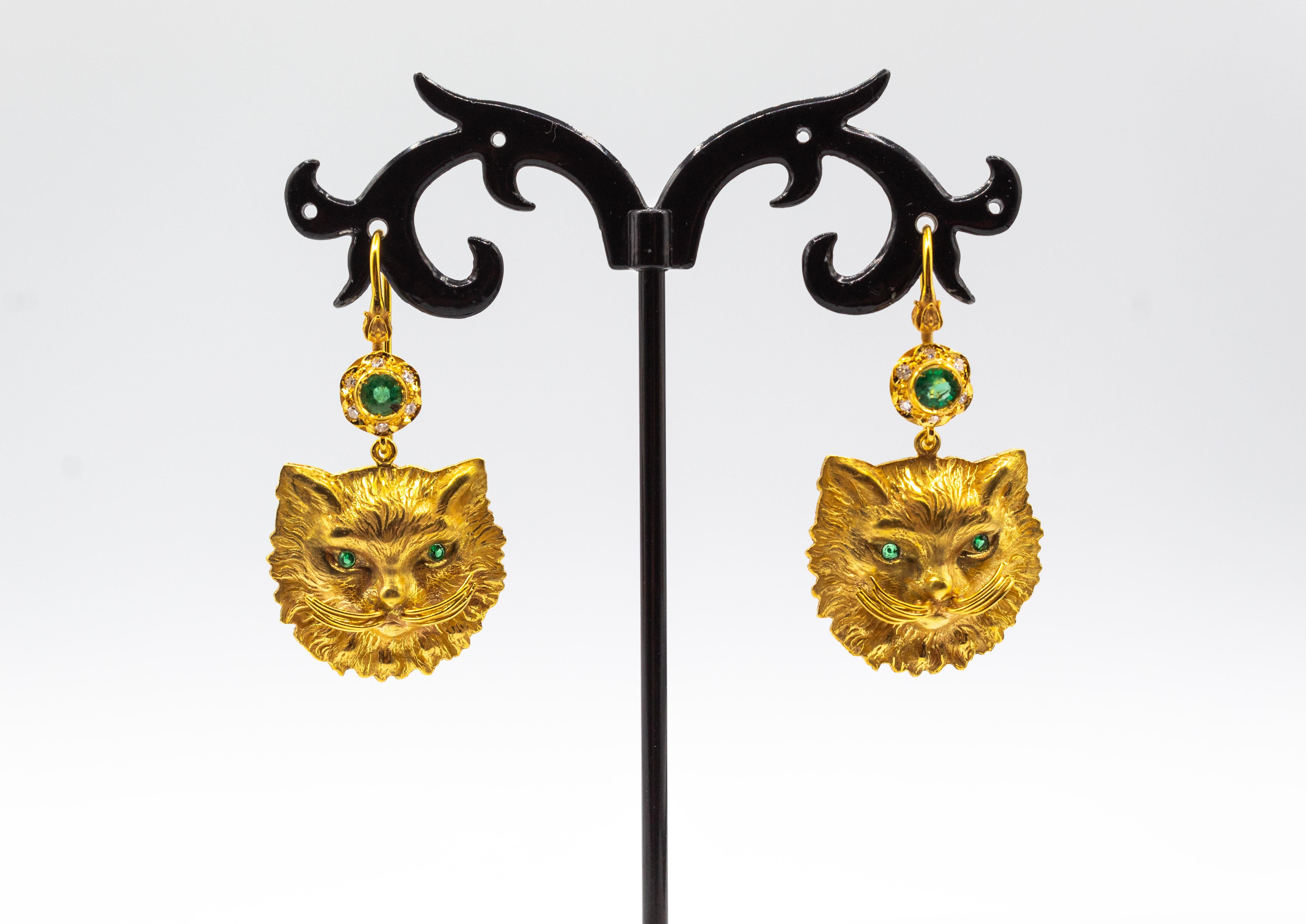 For any problems related to some materials contained in the items that do not allow shipping, please contact the seller with a private message to solve the problem.
We can ship every piece of our 1stdibs catalog worldwide.

These Stud Earrings are