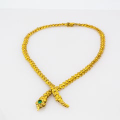 Collana "Serpente" in oro giallo con diamanti bianchi e smeraldi, realizzata a mano in stile Art Nouveau