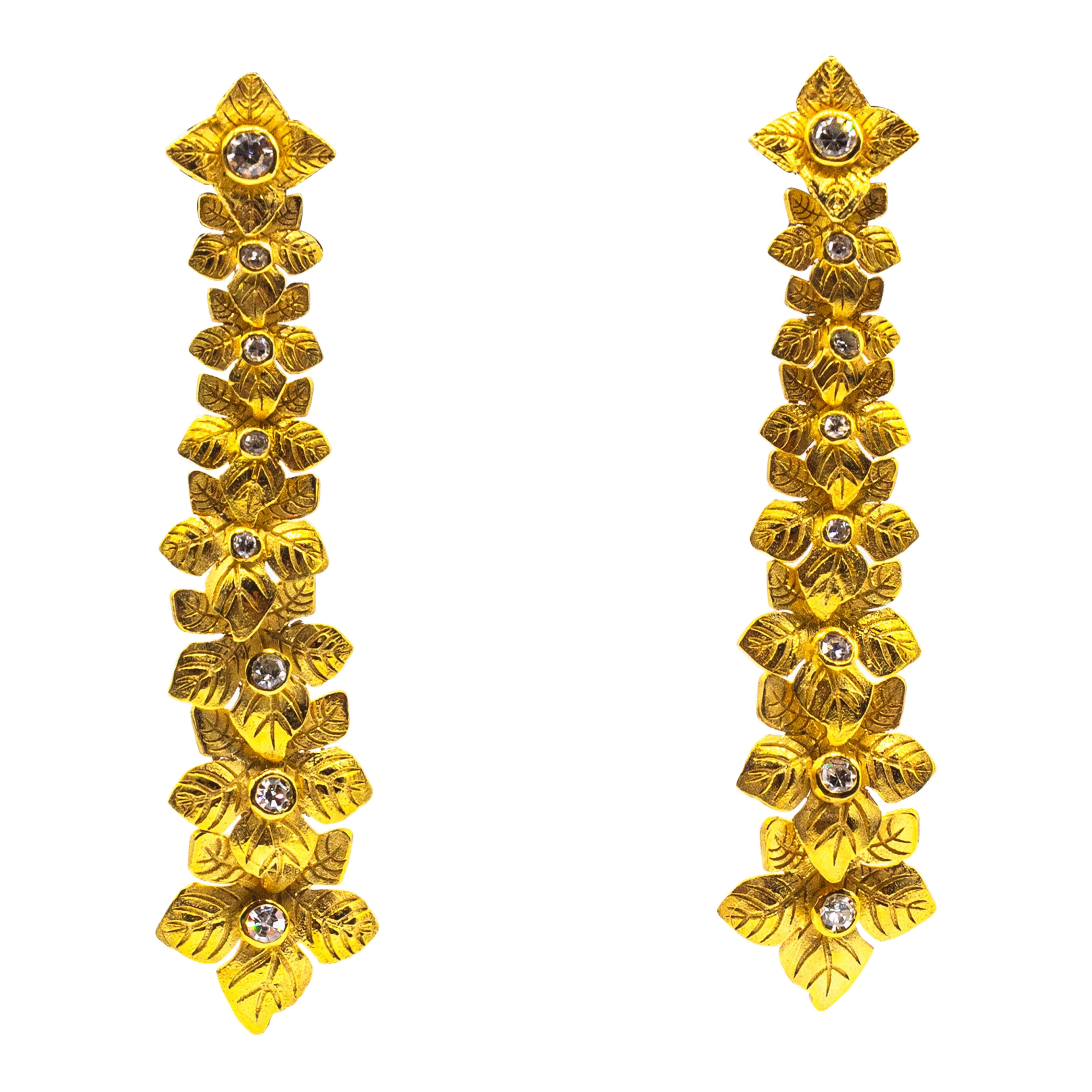 Boucles d'oreilles « Fleurs » en forme de goutte, en or jaune serti de diamants blancs, de style Art nouveau et fabriquées à la main