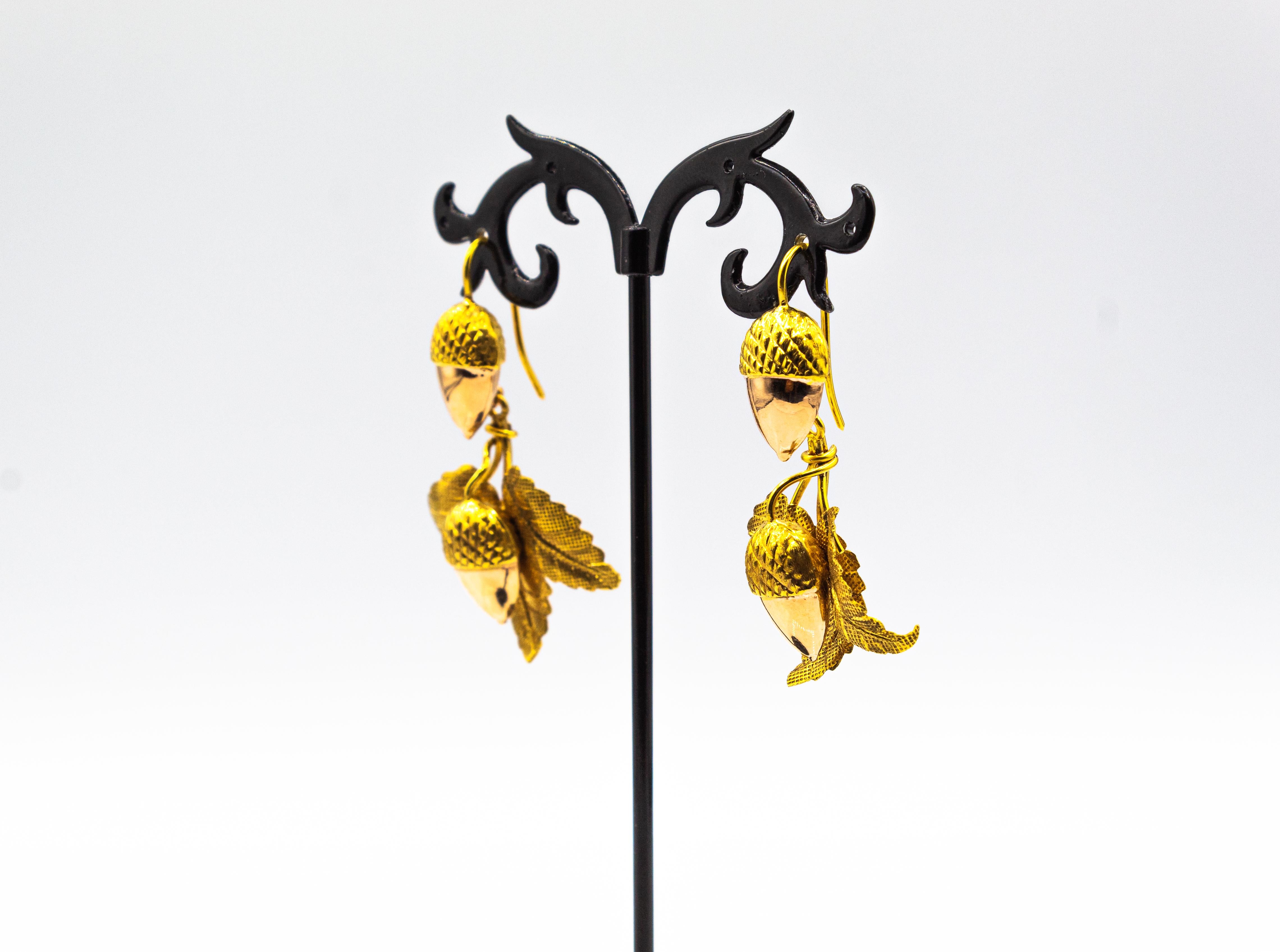 Ohrringe im Jugendstil, handgefertigt aus Gelbgold und Roségold mit Tropfen „Eichel“ im Angebot 2