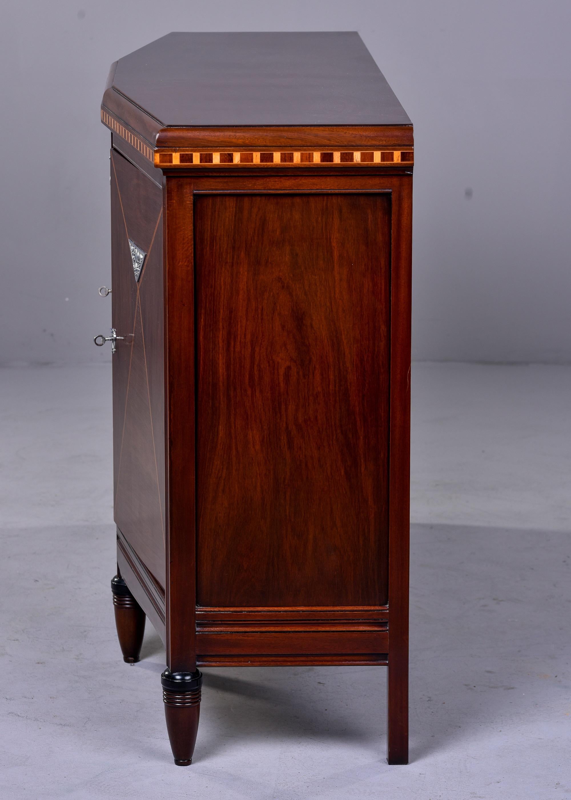 Commode laterale in stile Art Nouveau in mogano in vendita 2
