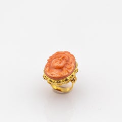 Cocktailring im Jugendstil, mediterranes Rot, mit geschnitzter Koralle und Gelbgold
