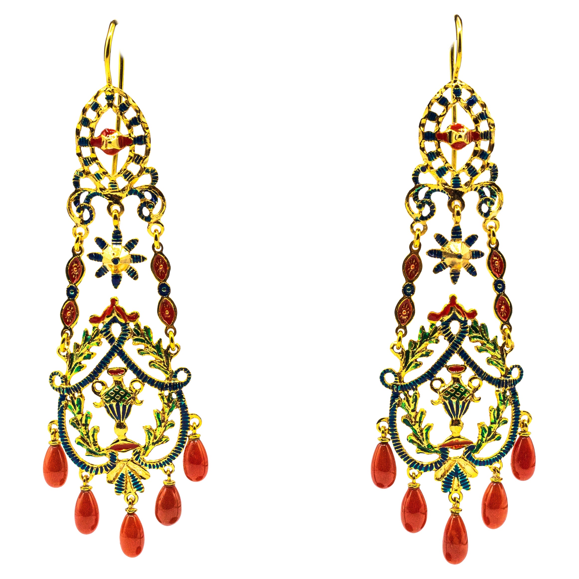 Clous d'oreilles en goutte de style Art Nouveau en or jaune, émail et corail rouge méditerranéen