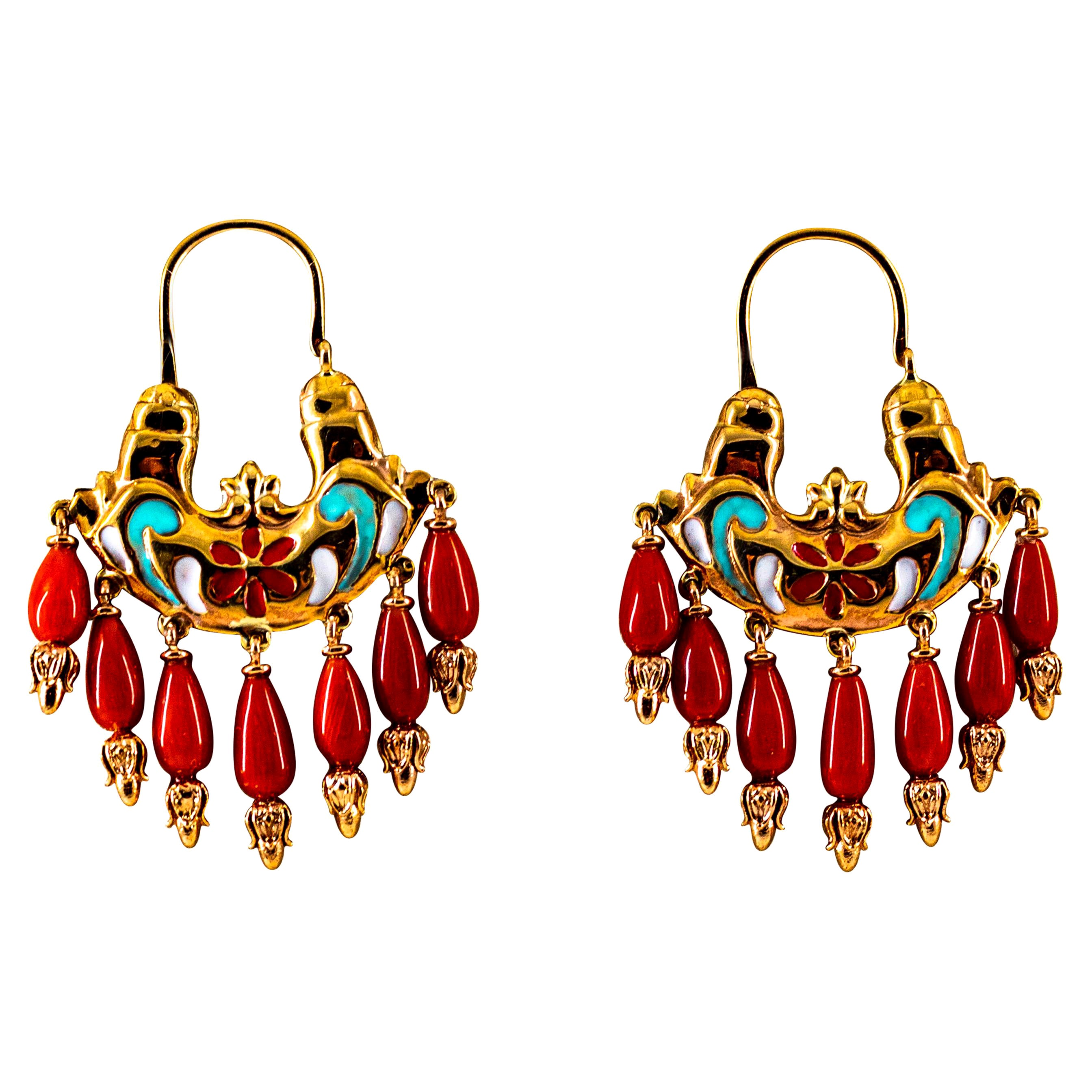 Clous d'oreilles de style Art Nouveau en or jaune, émail et corail rouge méditerranéen