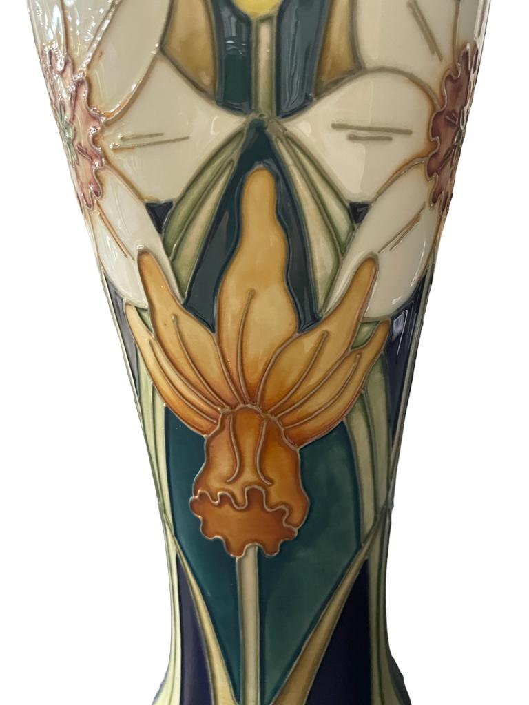 MOORCROFT art pottery Rachel Bishop Design LARGE Vase,  Daffodil, 96/250, 1994
Extremely Decorative painting by Rachel Bishop in Moorcoft Design Studio. 
height 14.2 in x 4 inches 
impressed and painted marks

In good condition