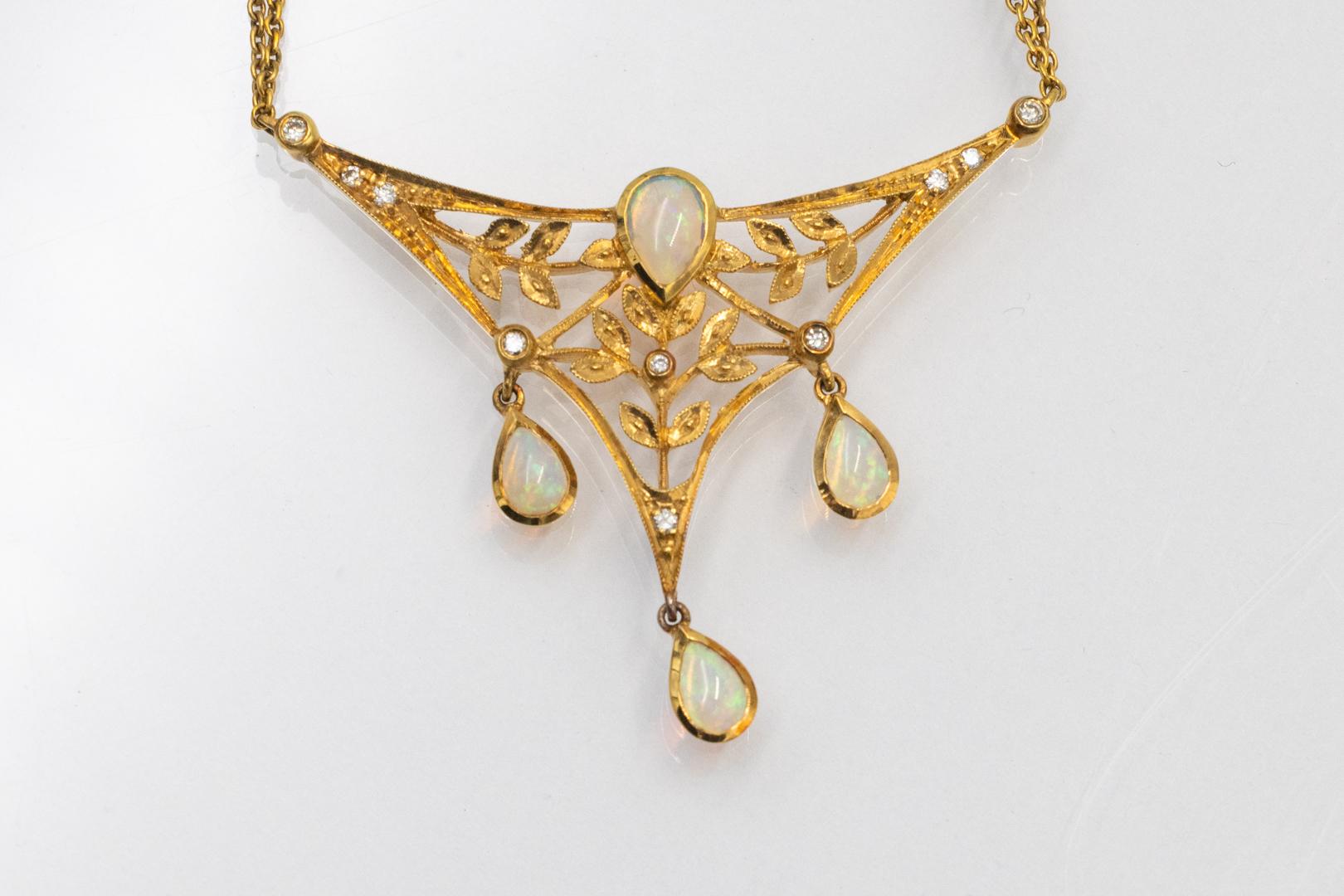 Women's Art Nouveau style necklace with diamonds and opals. For Sale