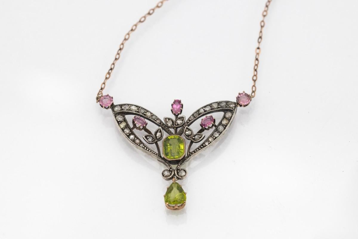 Art Nouveau style necklace with diamonds, peridots and tourmalines, circa 1900s. For Sale 2