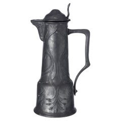 Brocca in stile Art Nouveau con coperchio