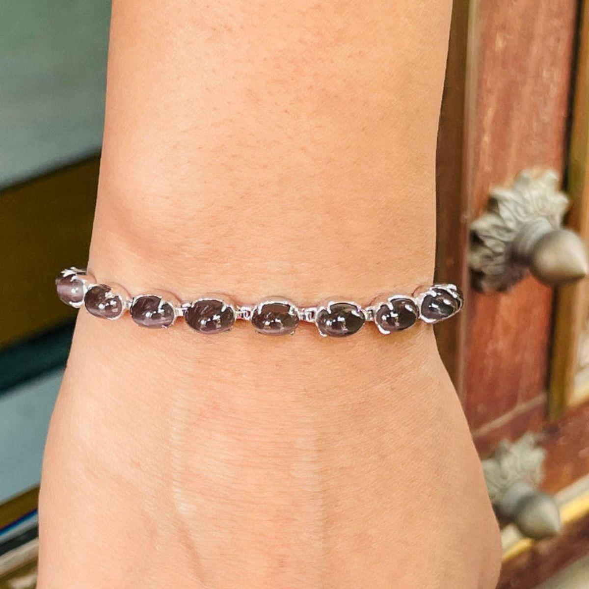 Art Nouveau Style Prong Set Cat's Eye Tennis Bracelet in 18k Solid White Gold For Sale 1