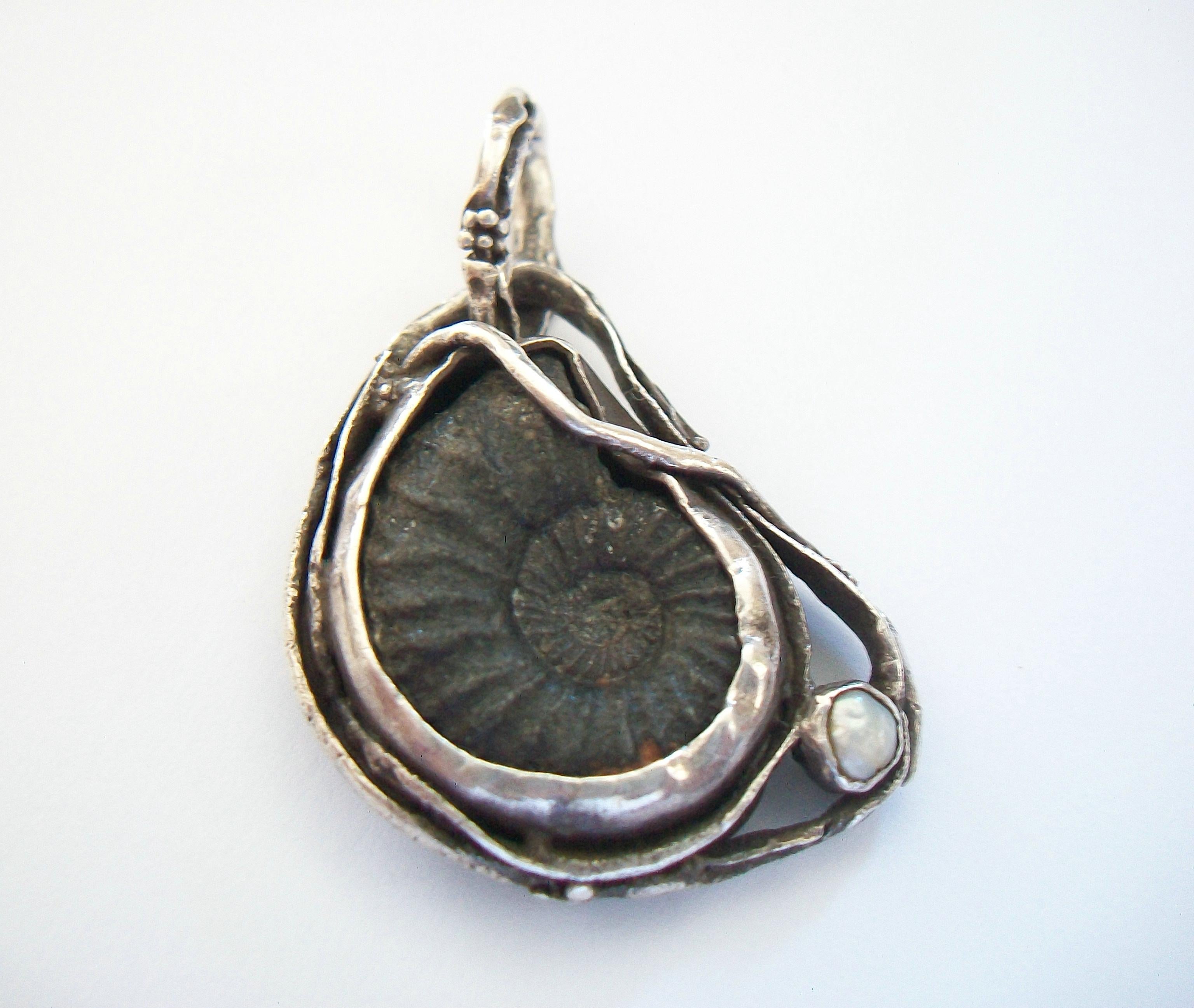 Art Nouveau Style Pyritized Ammonite Fossil & Baroque Pearl Pendant - 20th Cent. In Good Condition For Sale In Chatham, CA