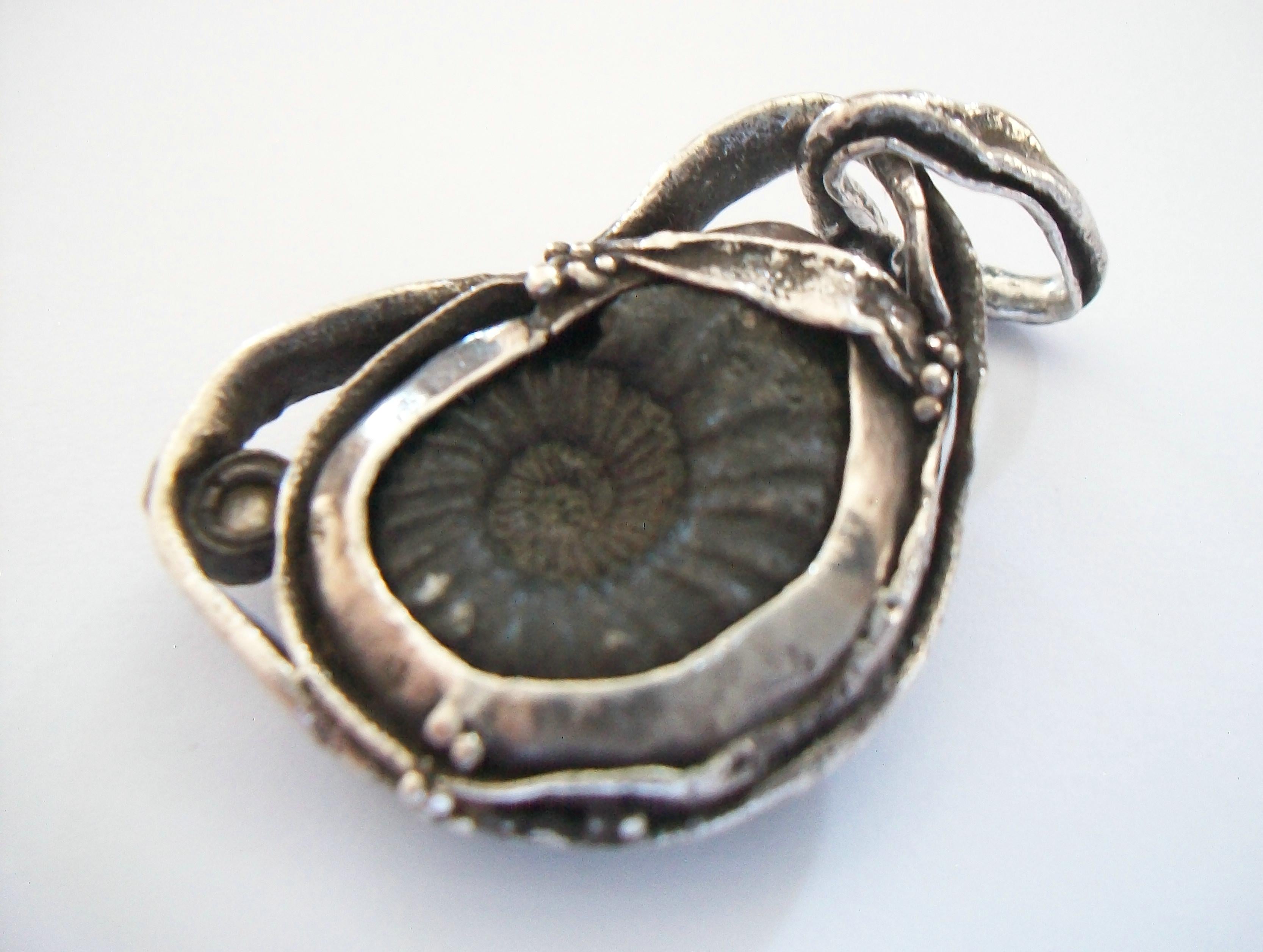 Art Nouveau Style Pyritized Ammonite Fossil & Baroque Pearl Pendant - 20th Cent. For Sale 3
