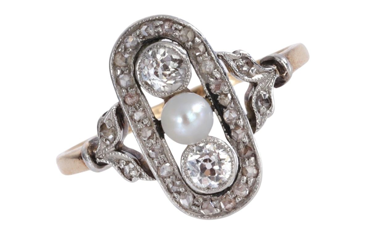 Anello in stile Art Nouveau con perle e diamanti In condizioni buone in vendita a Chorzów, PL