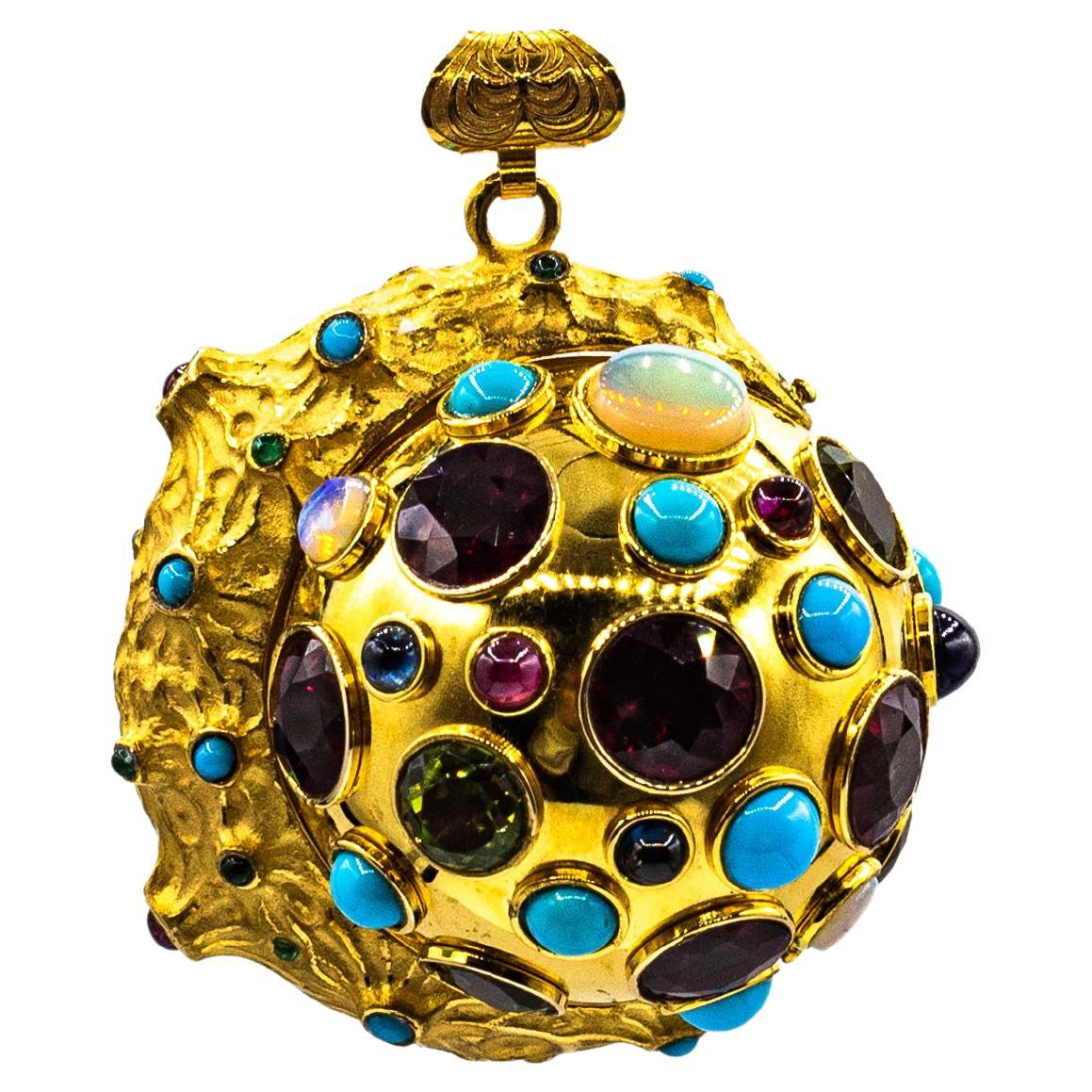 Colgante "Fases de la Luna" de oro amarillo, estilo Art Nouveau, de rubí, esmeralda, zafiro y ópalo