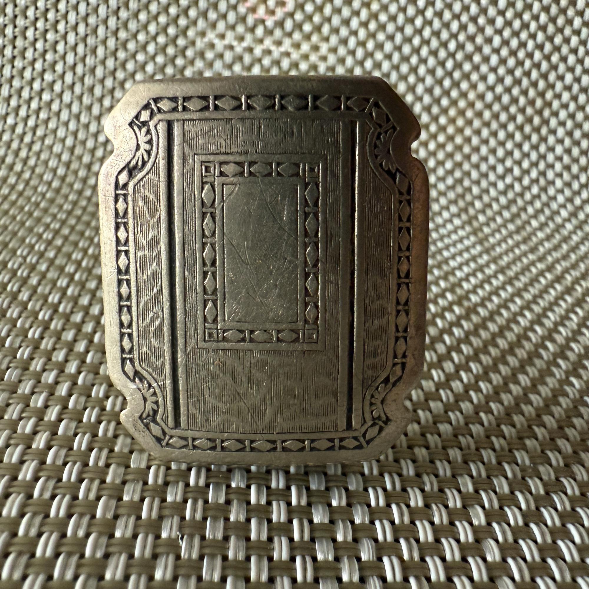 Americano Fibbia per cintura in argento stile Art Nouveau con incisioni al vertice BAFCO S.F. in vendita