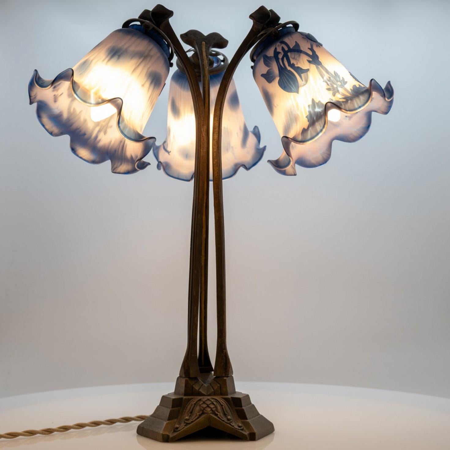 Vetro opalino Art Nouveau Style Vianne Table Lamp Blue Glass, France in vendita
