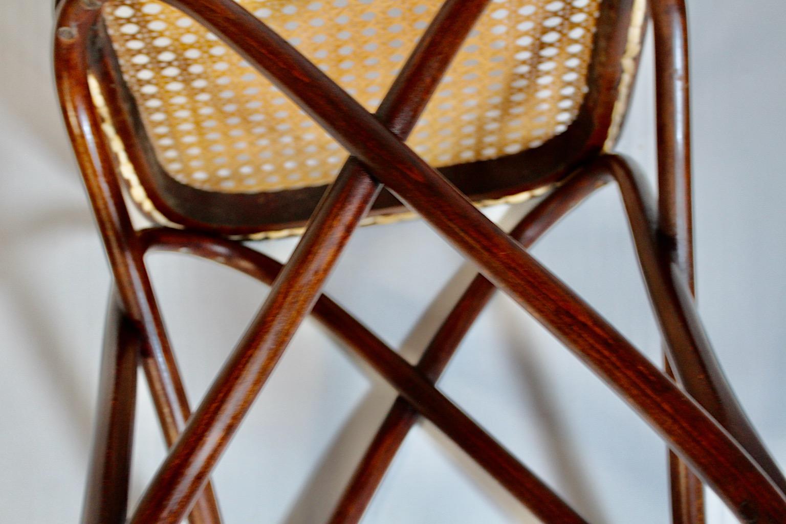 Sgabello di canna intrecciata in stile Art of Vintage Brown Beeche August Thonet 1870 - 1880 in vendita 6