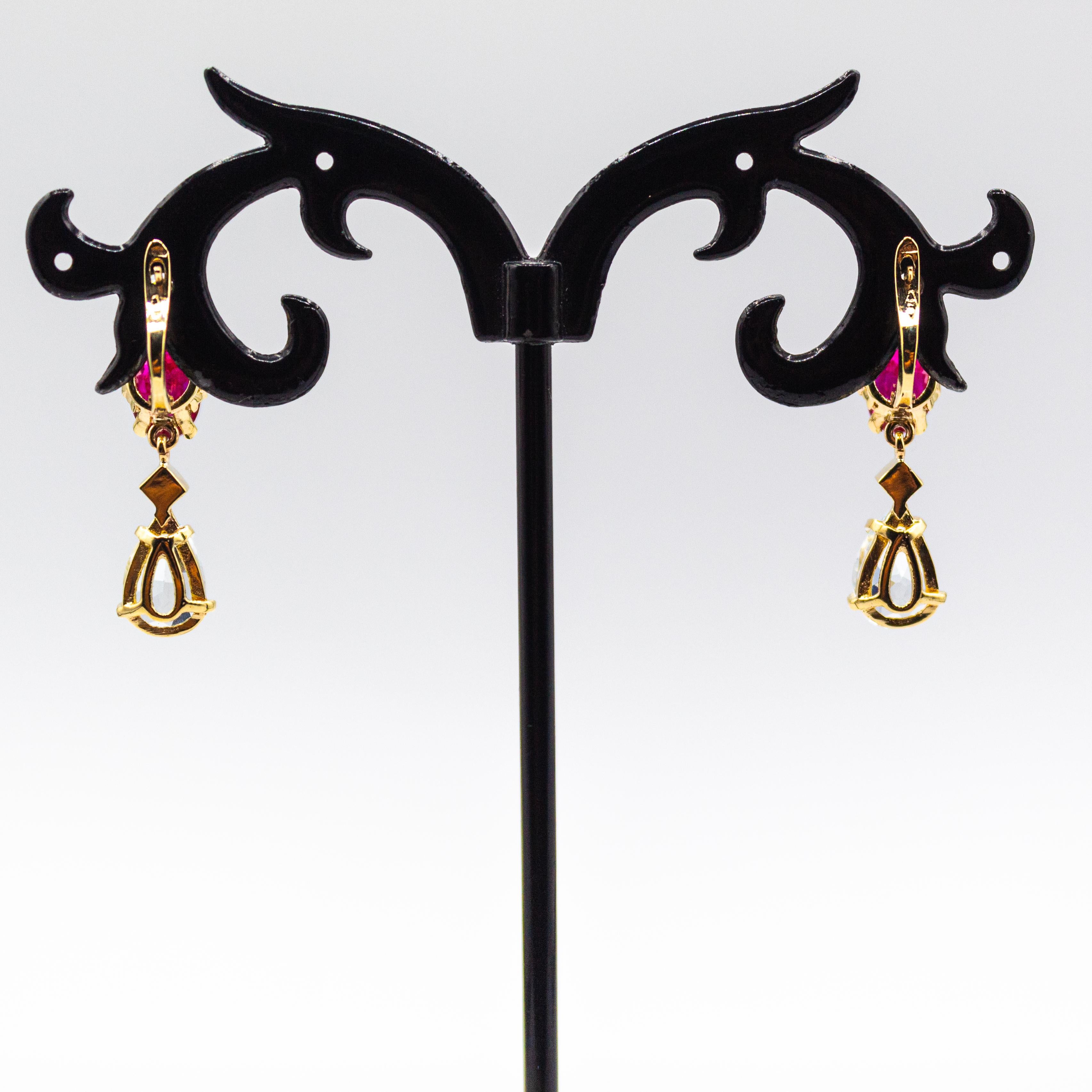Taglio rotondo Art Nouveau Style White Diamond Aquamarine Ruby Yellow Gold Lever-Back Earrings in vendita